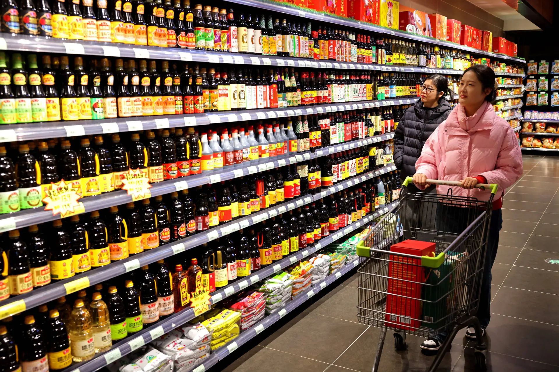Betalen we te veel aan de kassa? Het FD nuanceert