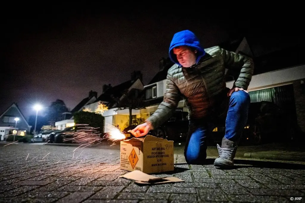 Weeronline: winderig tijdens jaarwisseling, oppassen met vuurwerk