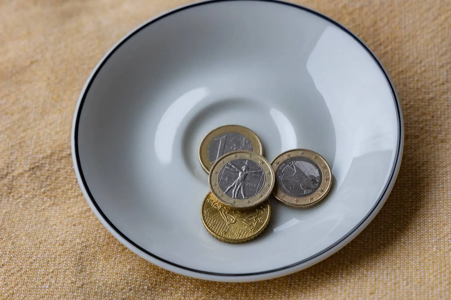 Waarom minder fooi geven de mensen in de horeca pijn doet