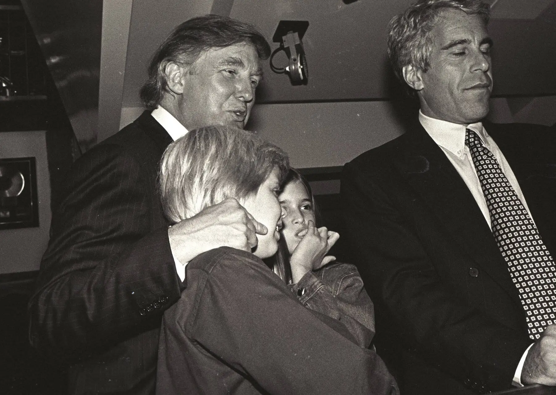 het kamp-trump maakte het Epstein probleem met de afgang van Pam Bondi nog veel groter