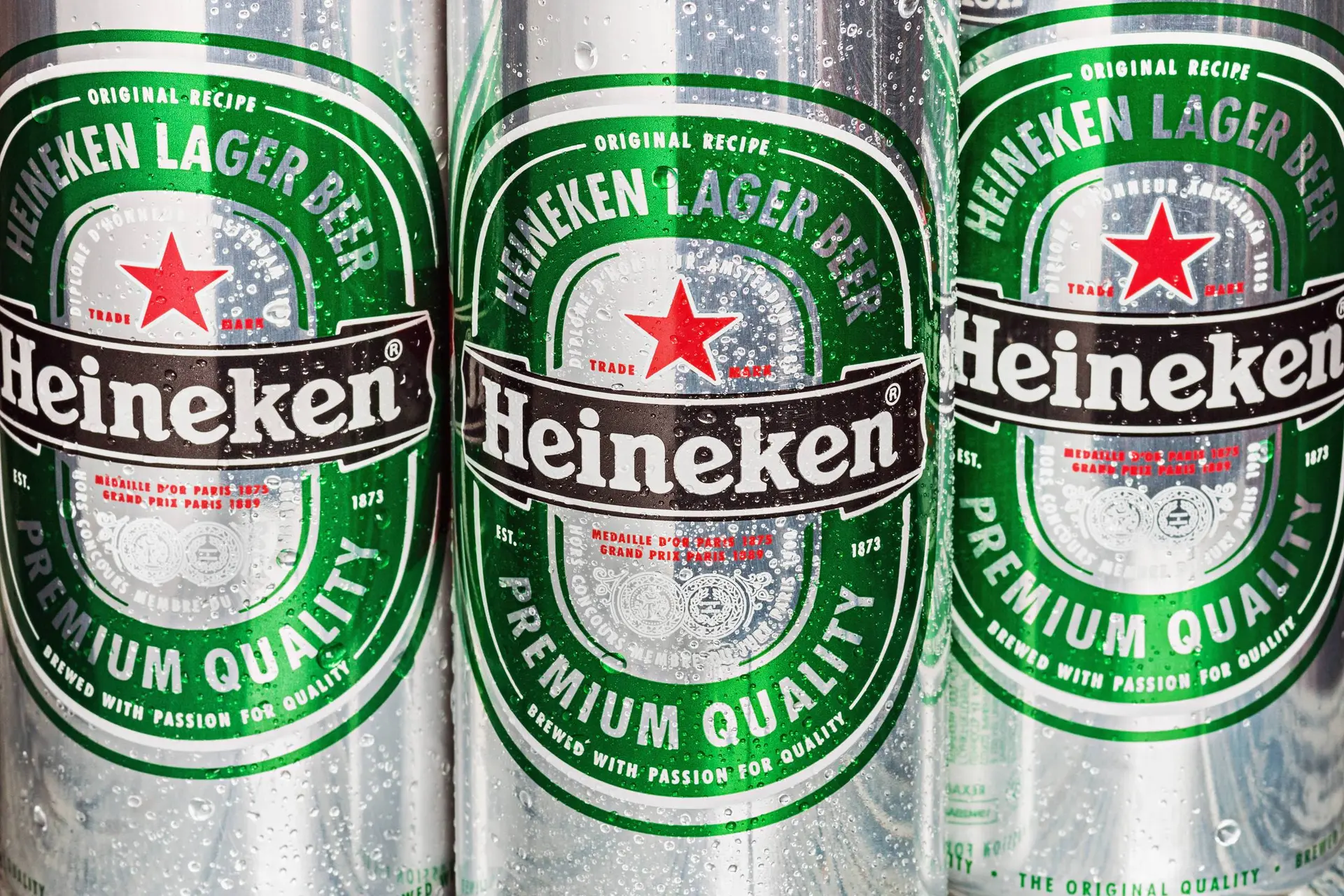 Wat is er aan de hand bij Heineken? En waarom ontslaan winstgevende bedrijven duizenden mensen?