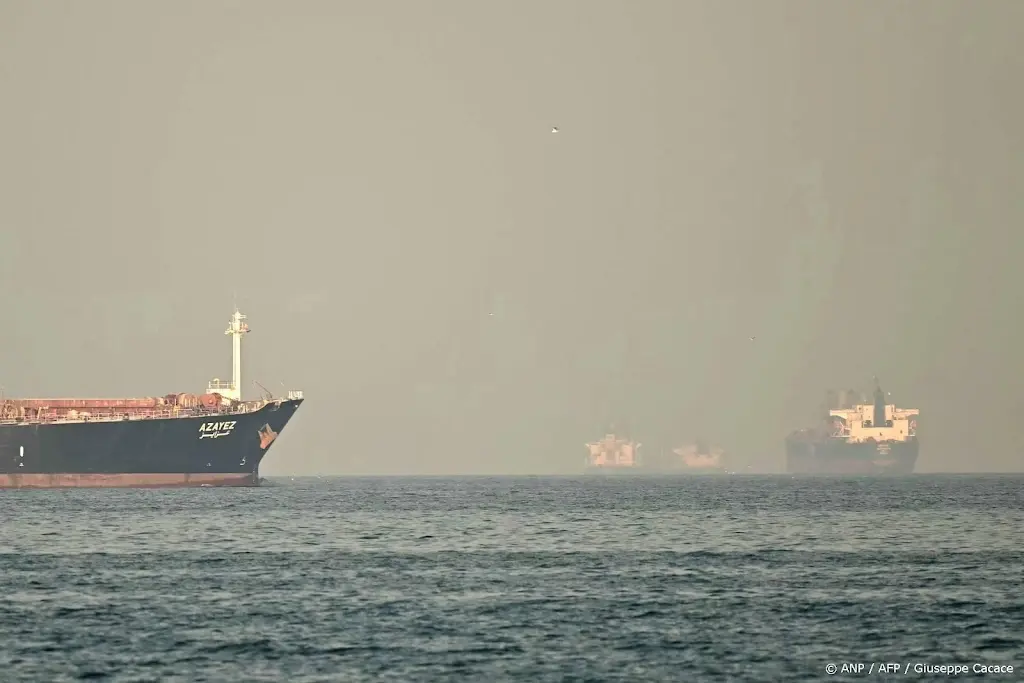 Meerdere olietankers mijden Straat van Hormuz, ziet Bloomberg