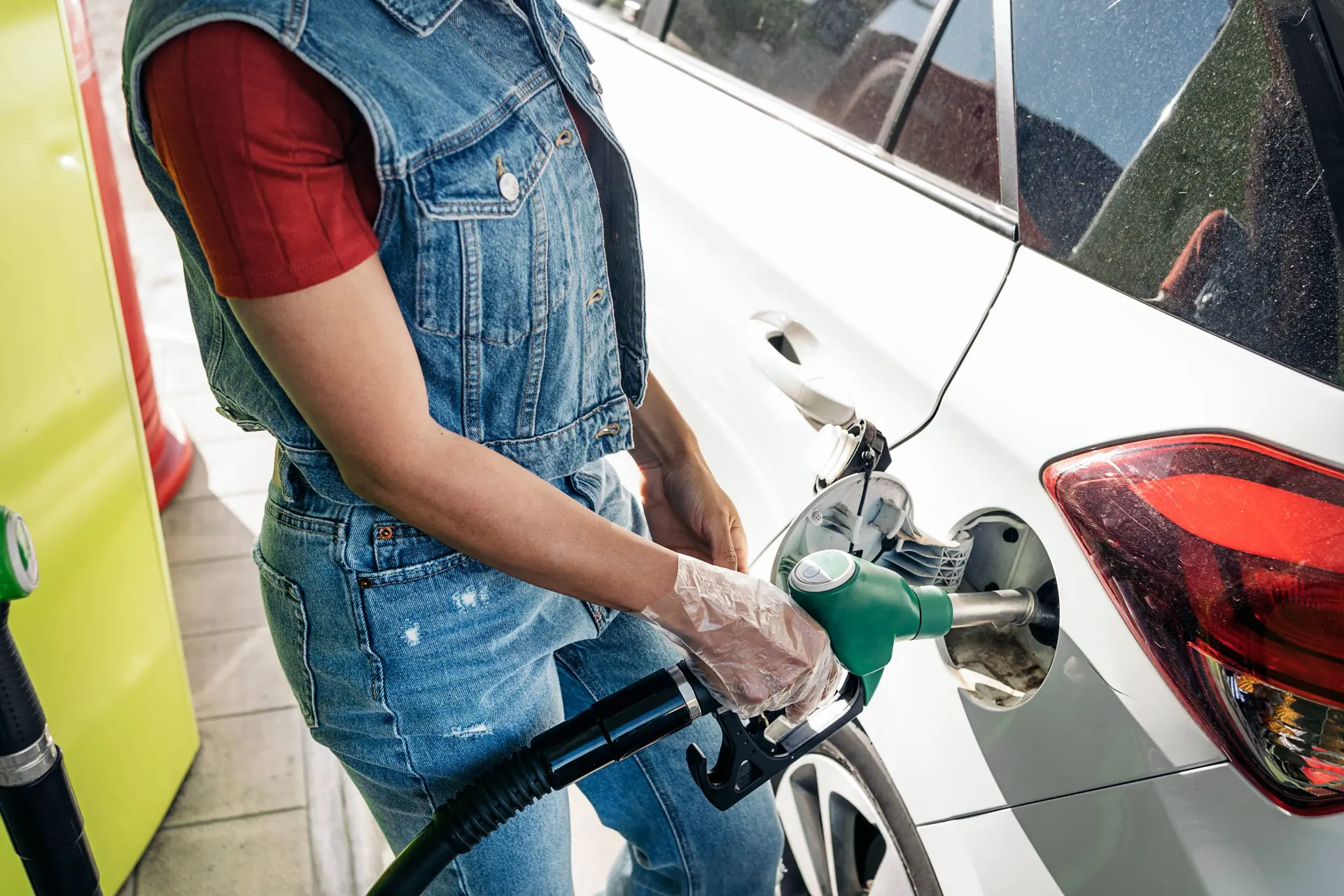 Benzineprijs schiet omhoog: met deze 5 pomp-hacks houd je de schade beperkt