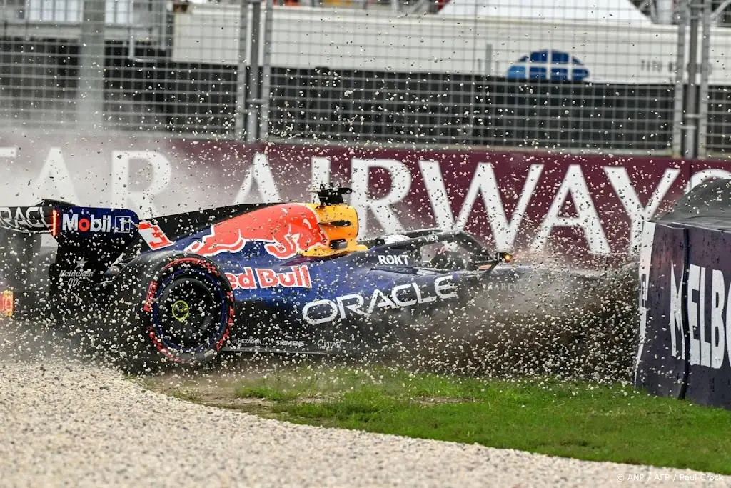 Max Verstappen crasht heftig bij kwalificatie Grand Prix Australië
