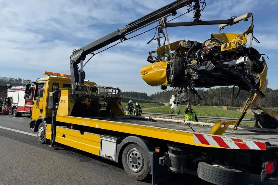 Bizarre sleepkosten bij pech met elektrische auto in Duitsland, rekening van 20.000 euro of meer