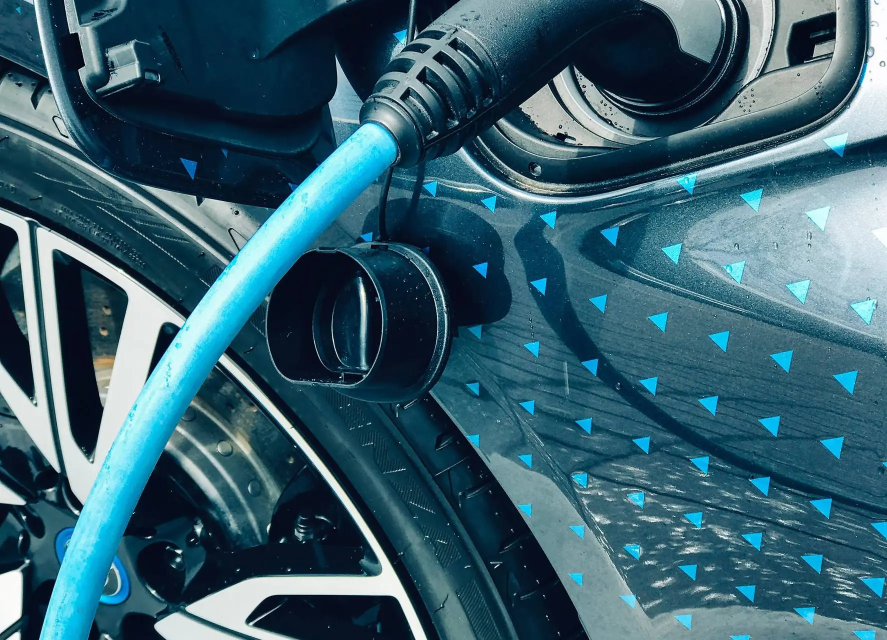 Met de stekker over de grens: naar welke buurlanden kun je zonder gedoe met een elektrische auto?