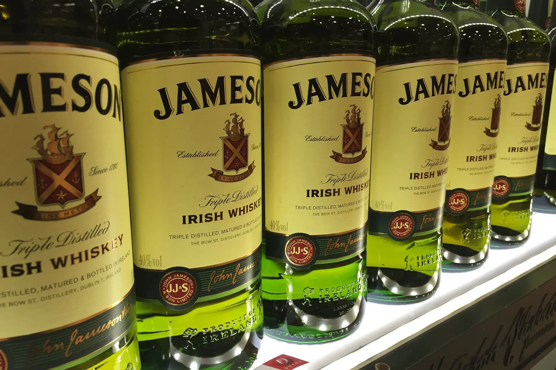 Consumenten dreigen met boycot op merken zoals Jameson en Redbreast