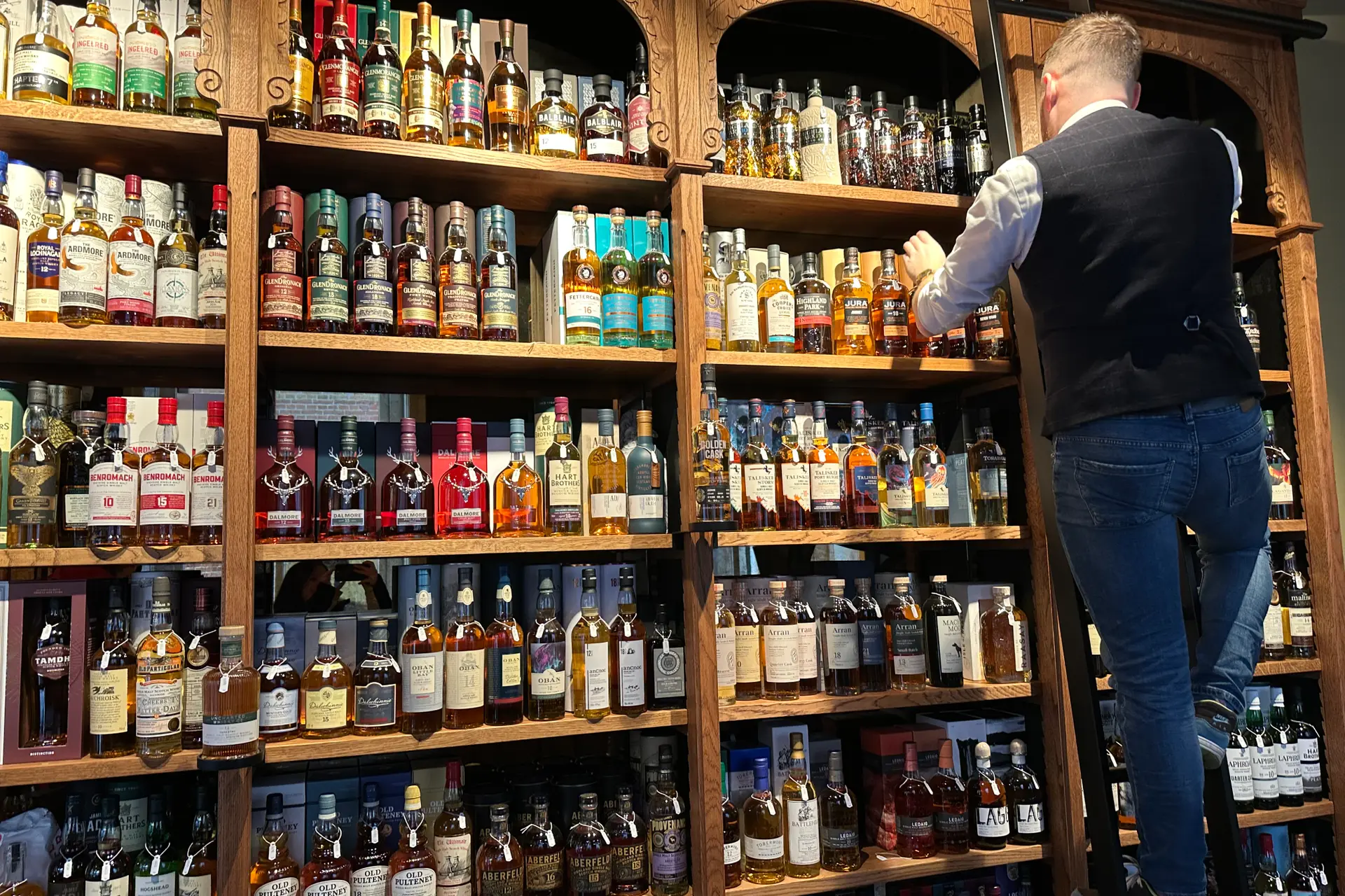 Win te gek whisky-pakket met  6 Glencairn glazen met Monk logo!