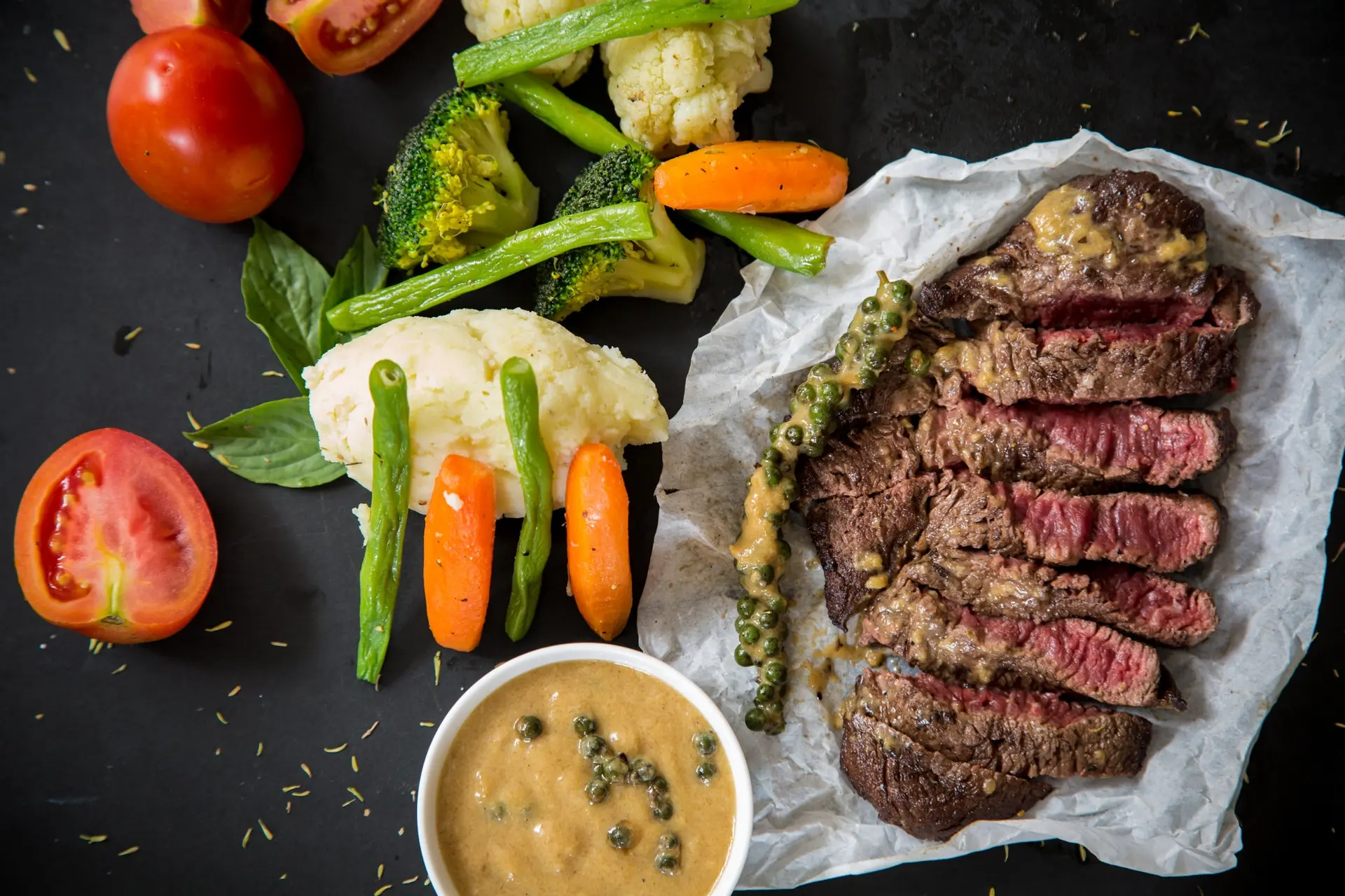 Whisky Food & Drinks: hertenbiefstuk met whisky en mosterdsaus