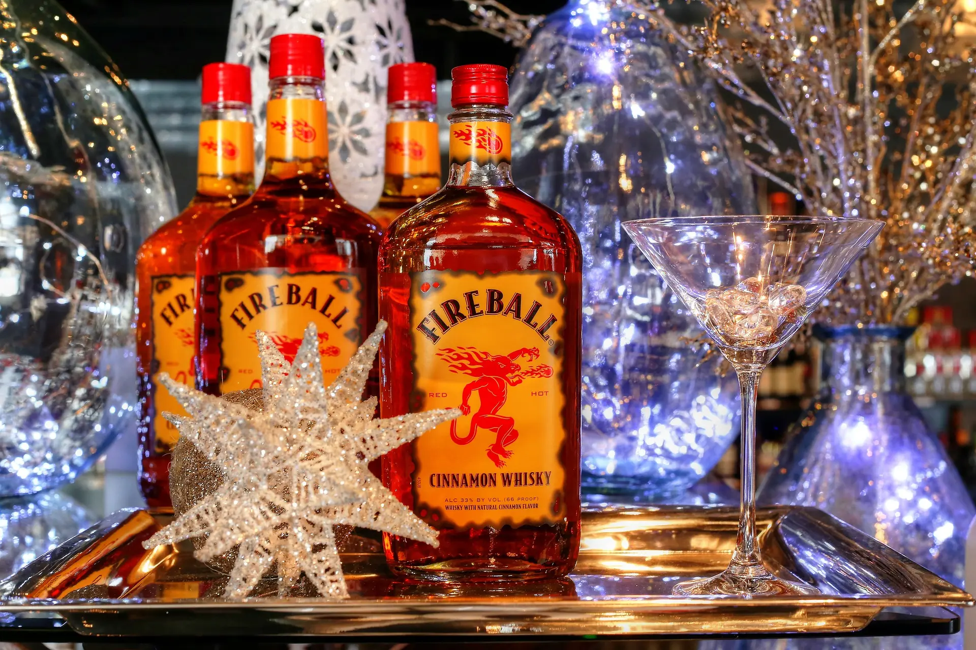 Vrouw viert 106e verjaardag met een shot Fireball Whisky