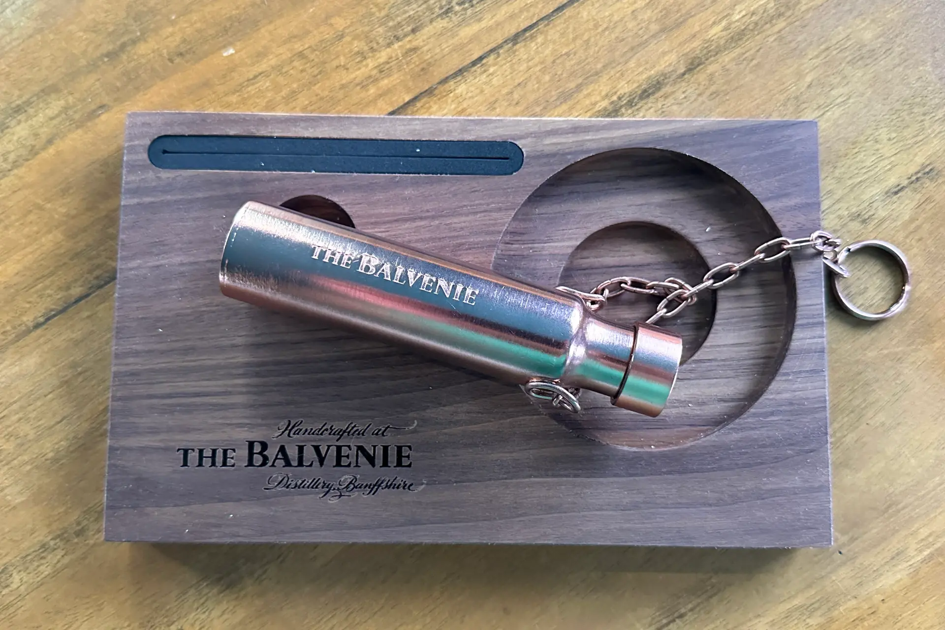 Win hele gave whisky prijs: een dipping dog
