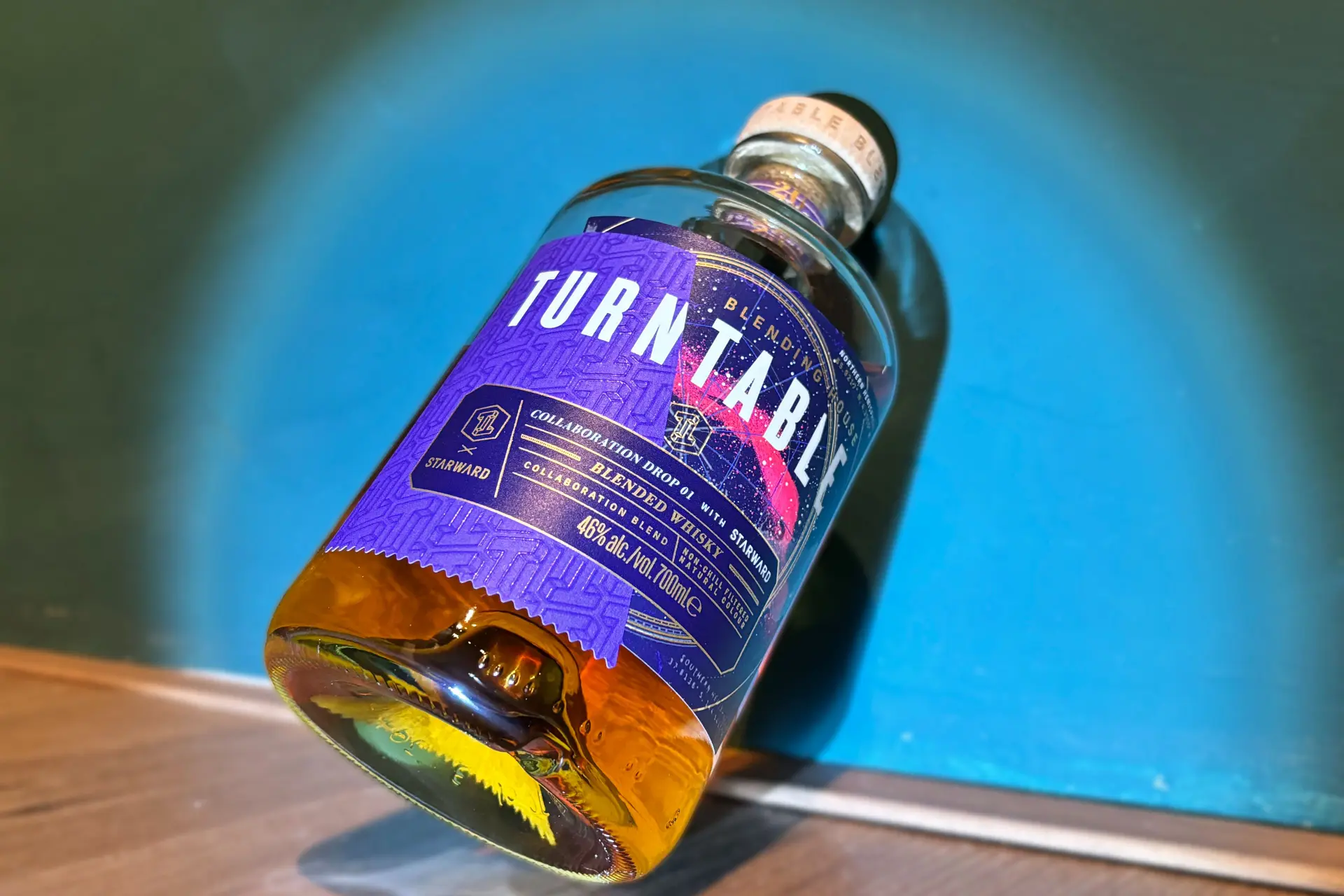 Wist je dat sommige flessen whisky licht in het donker geven? (hallo, Halloween)