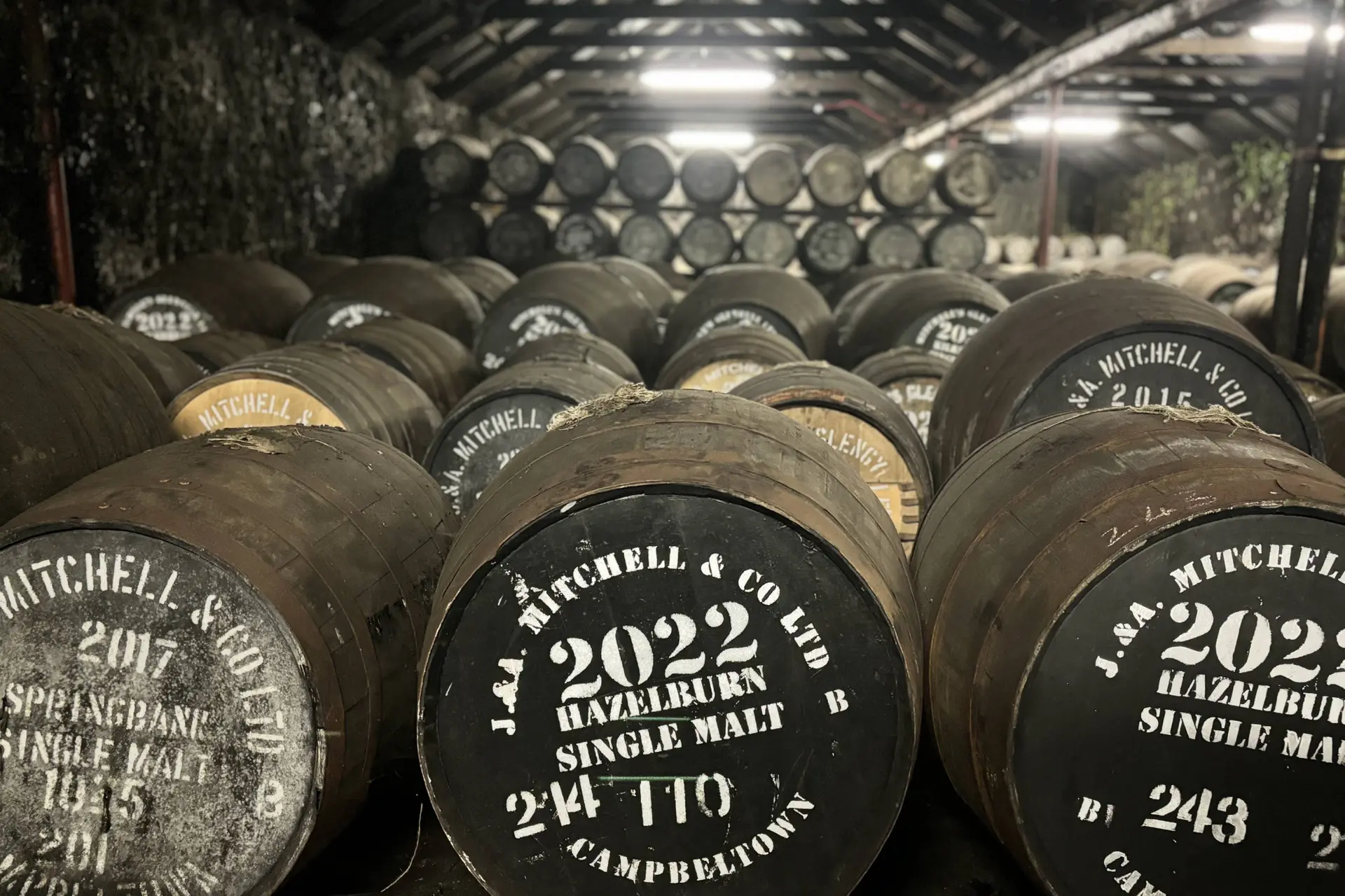 Gaat het dan toch écht gebeuren? WHO wil labels op flessen whisky en andere drank