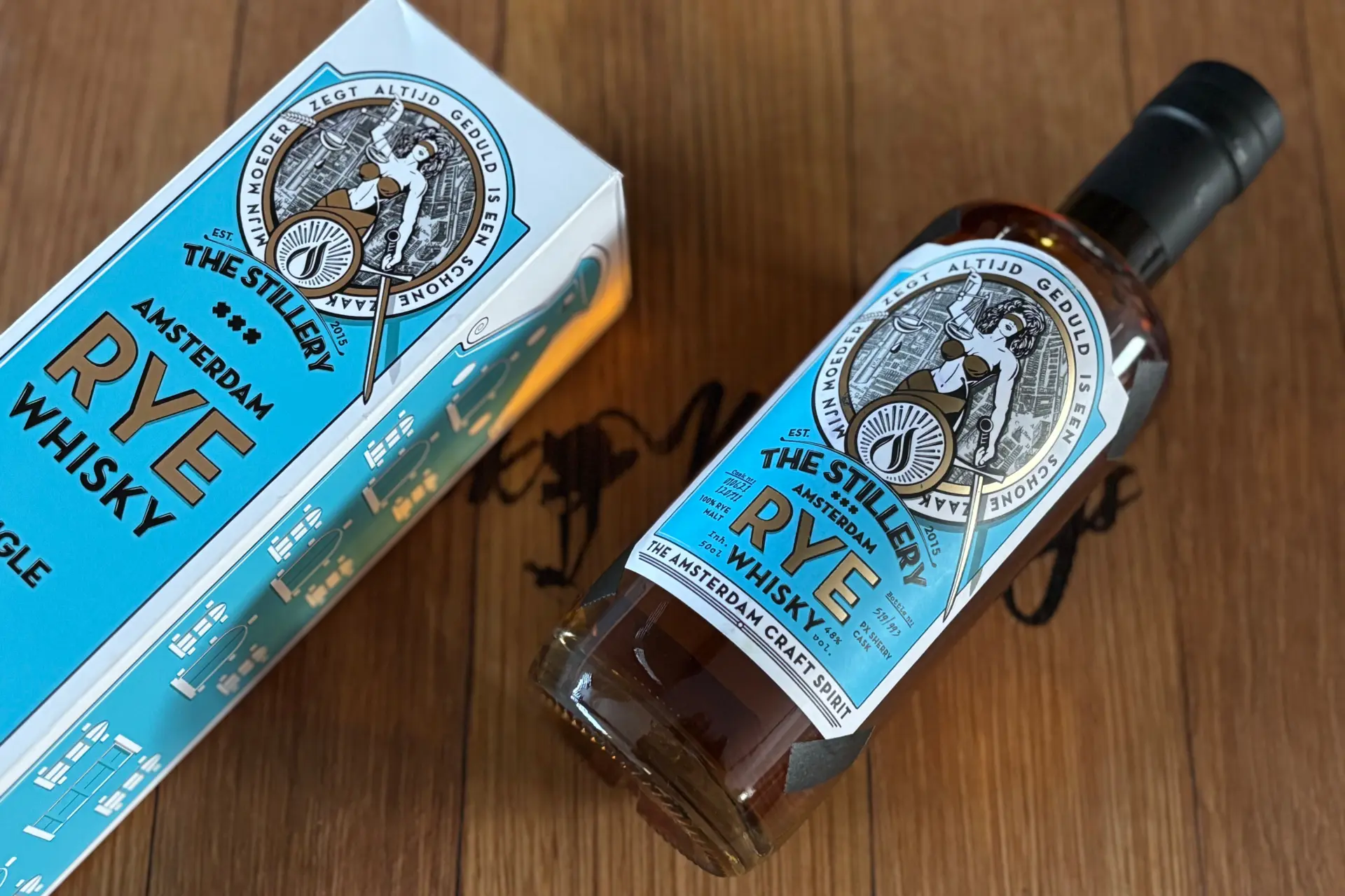 The Stillery Single Rye PX Sherry Cask Review: Gedroogde steenvruchten, roggebrood en kaneel