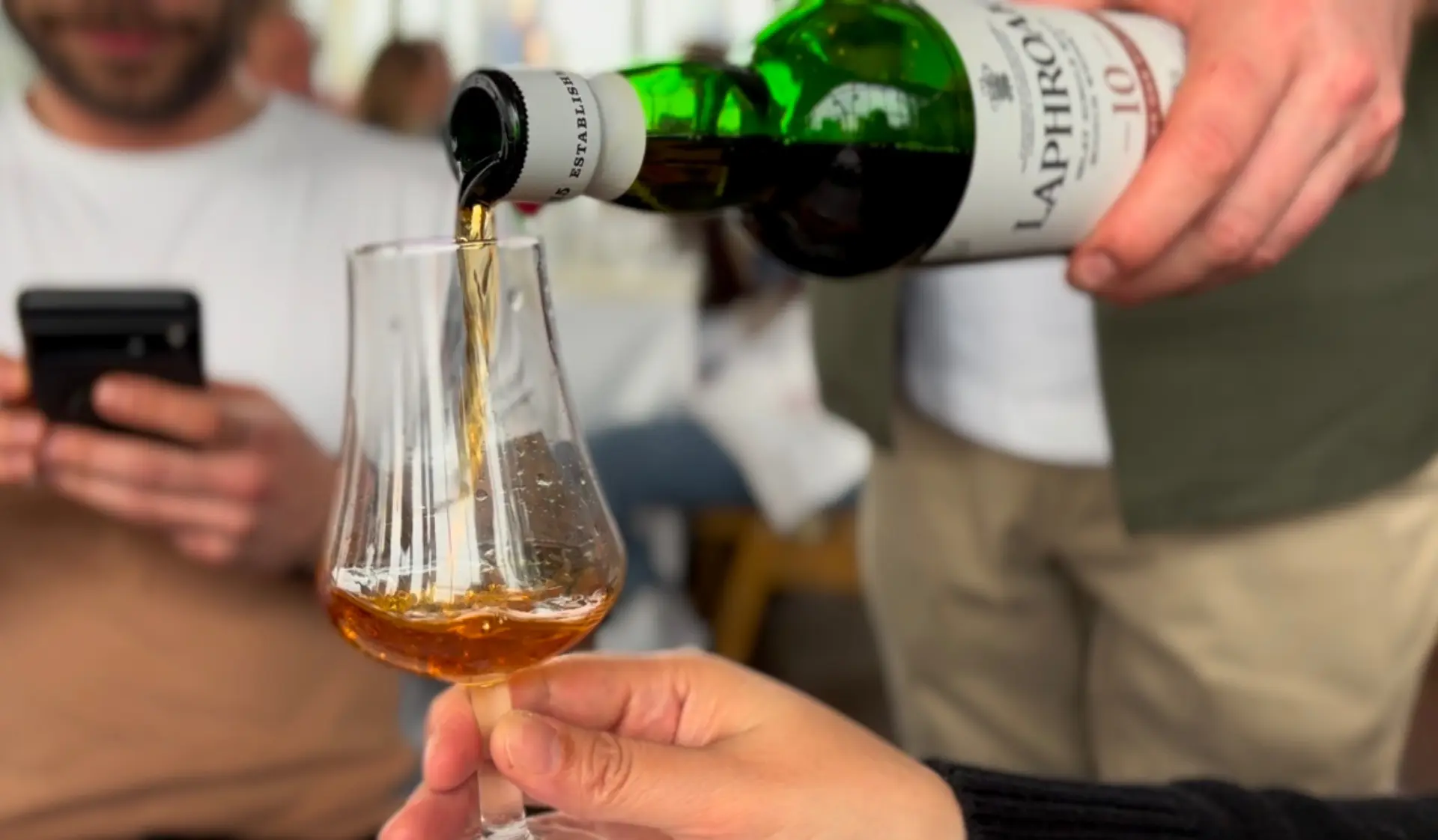 Laphroaig 10 years Sherry Oak Finish in een glas