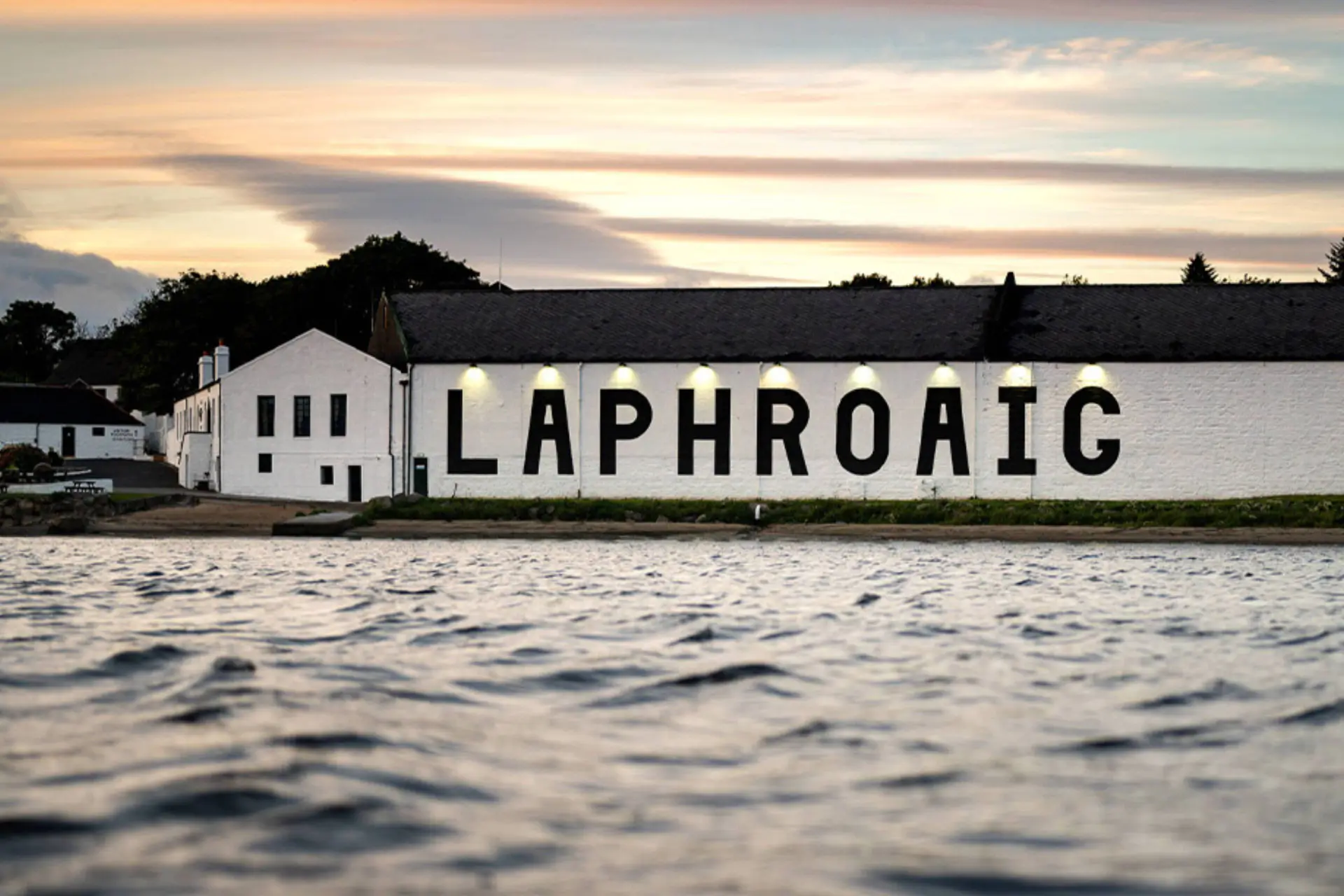 Waarom stopt Laphroaig distillery op Islay dit jaar twee maanden met whisky maken?