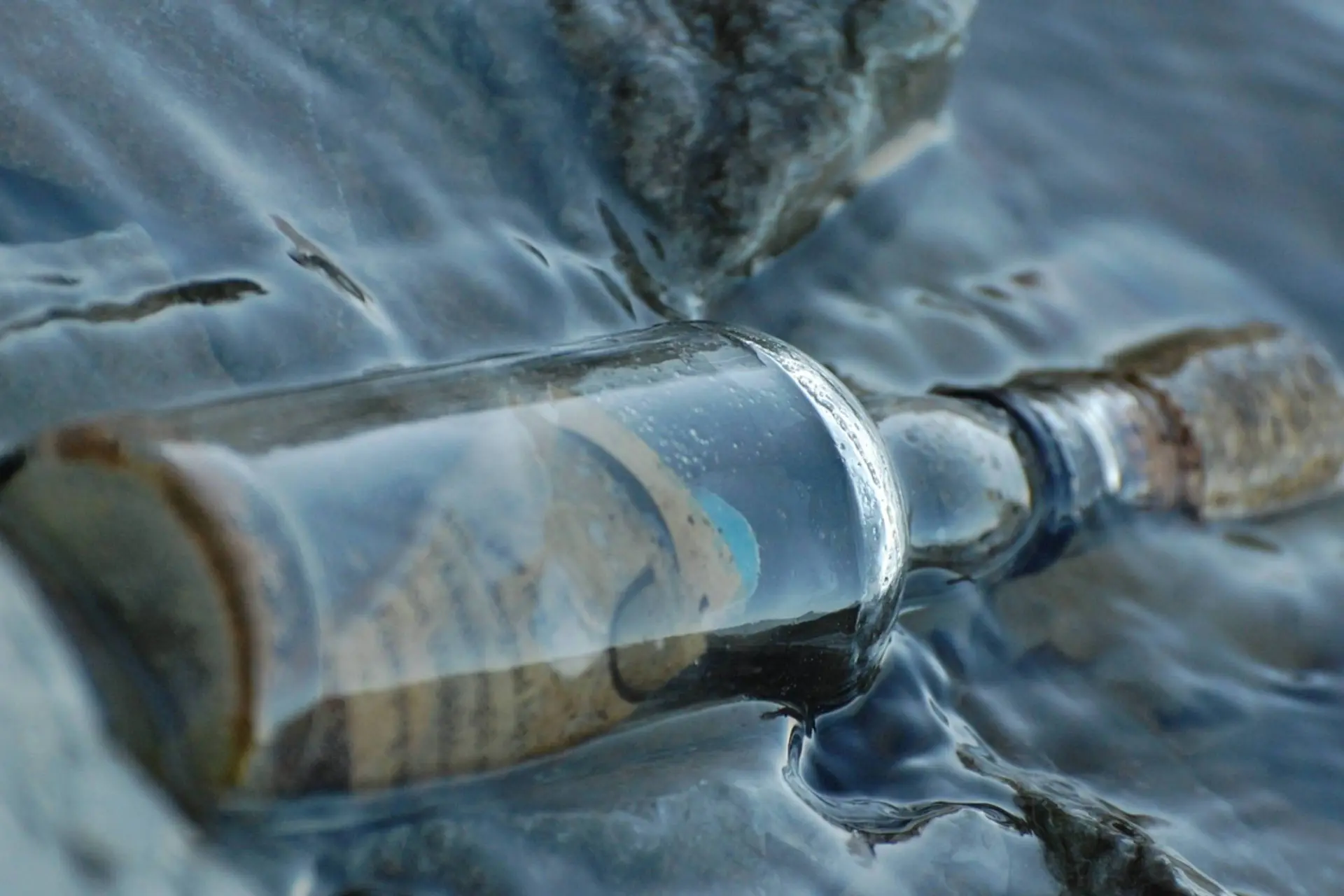 Man ontdekt een voorraad whiskey uit de periode van de drooglegging