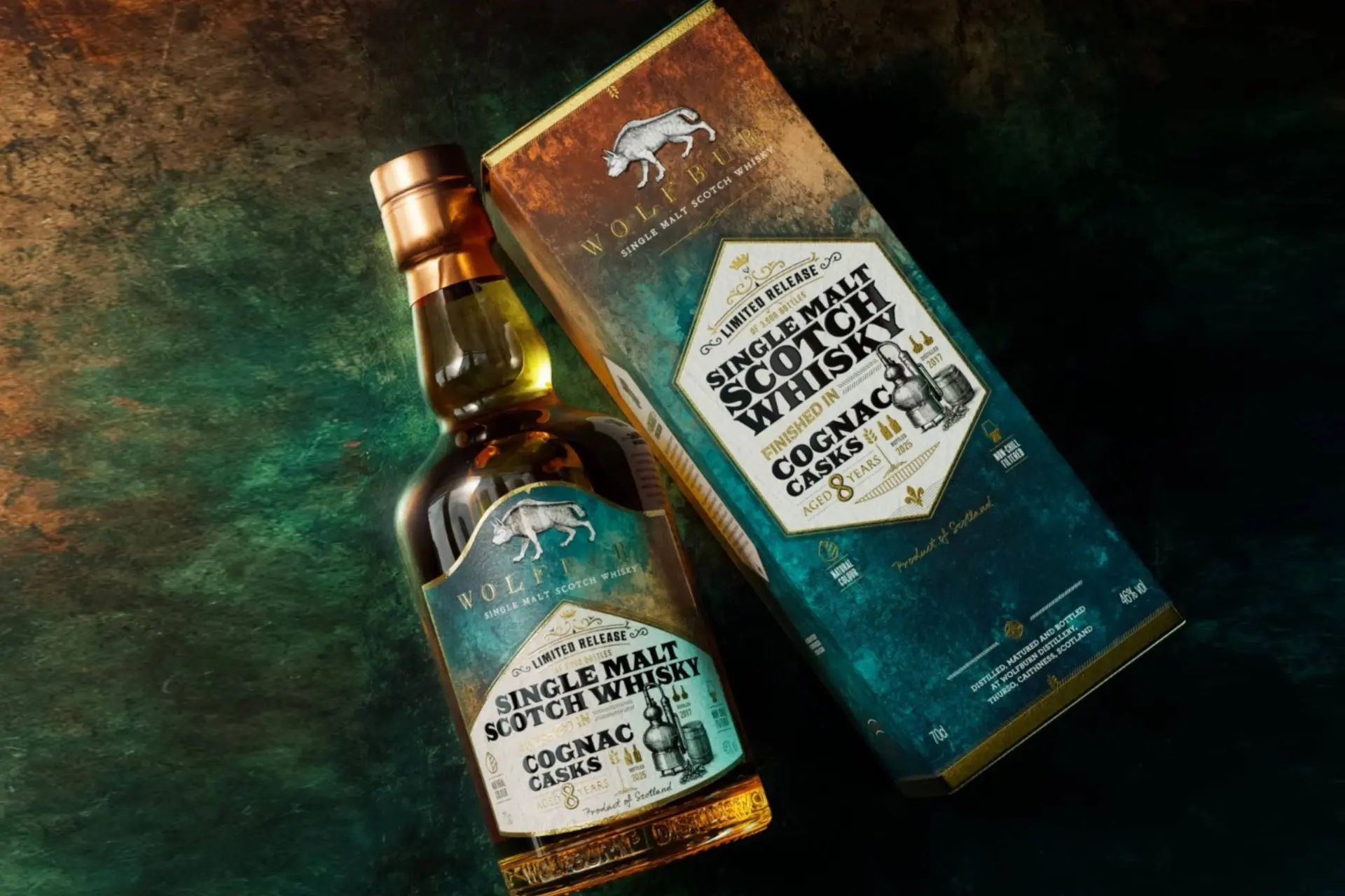 Wolfburn bottelt ‘een symfonie van smaken’ met 8 jaar oude whisky uit cognacvaten