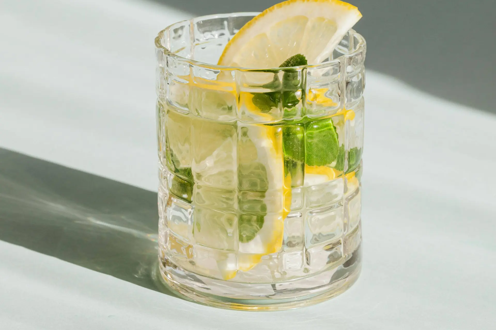 cocktail met munt en citroen
