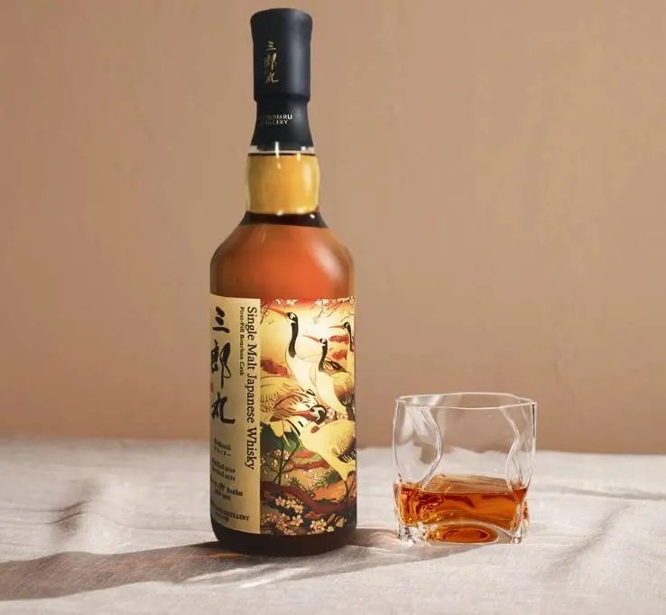 Nieuwe Japanse whisky smaakt naar crème brûlée, gegrilde banaan en kaneelschors
