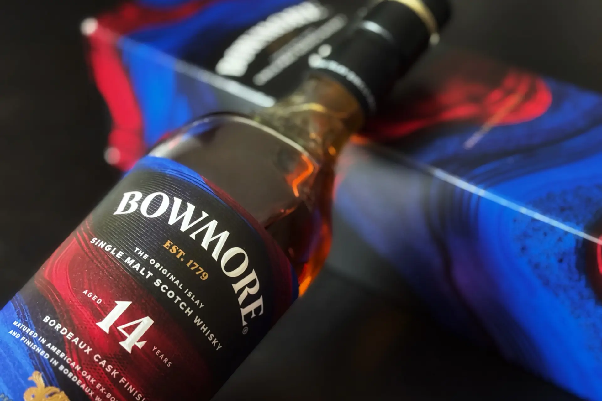 Bowmore 14 Year Old Bordeaux Cask Finish Whisky Review  in the Whisky Monkeys Studio incl box Close up