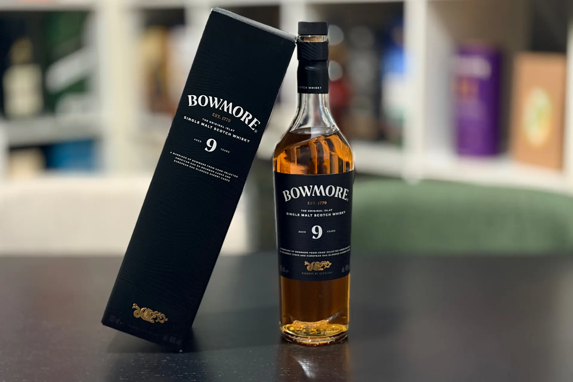 Bowmore 9 Year Old Whisky Review: Gentle peat, dried fruit, and... straw?