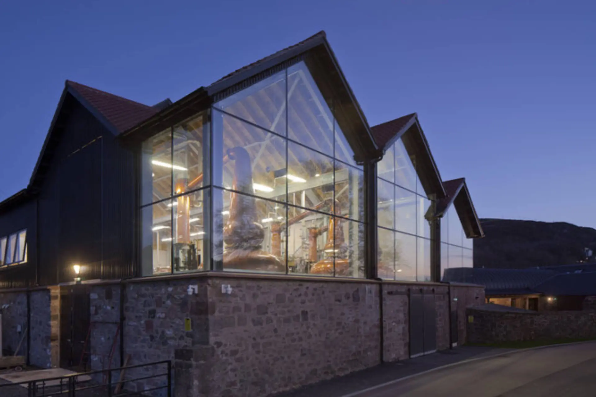 What’s going on at Lindores Abbey Distillery? Rumors of a trouble at the distillery keep on