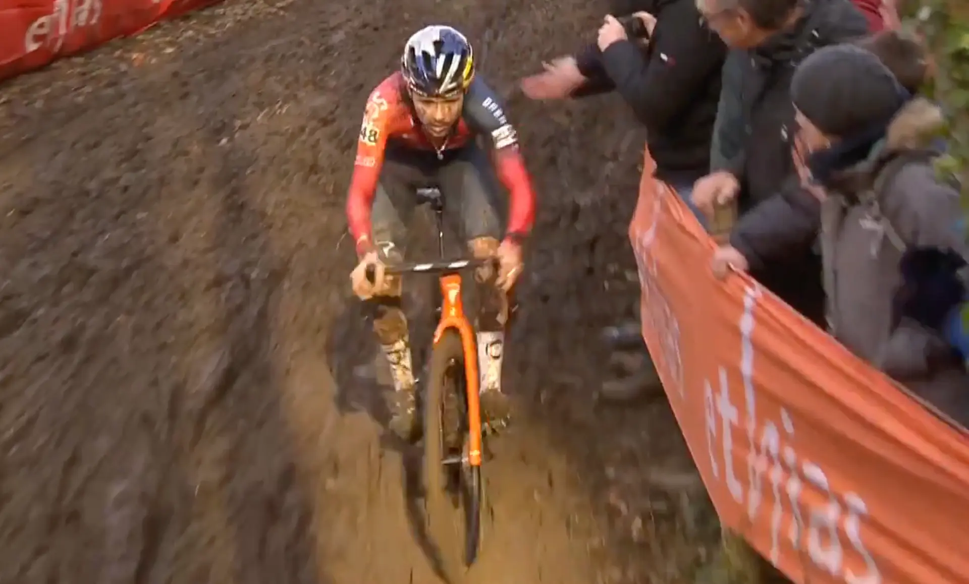 Slaat na Van der Poel, ook Pidcock de crosswinter over? 'Het is al een lang seizoen geweest'