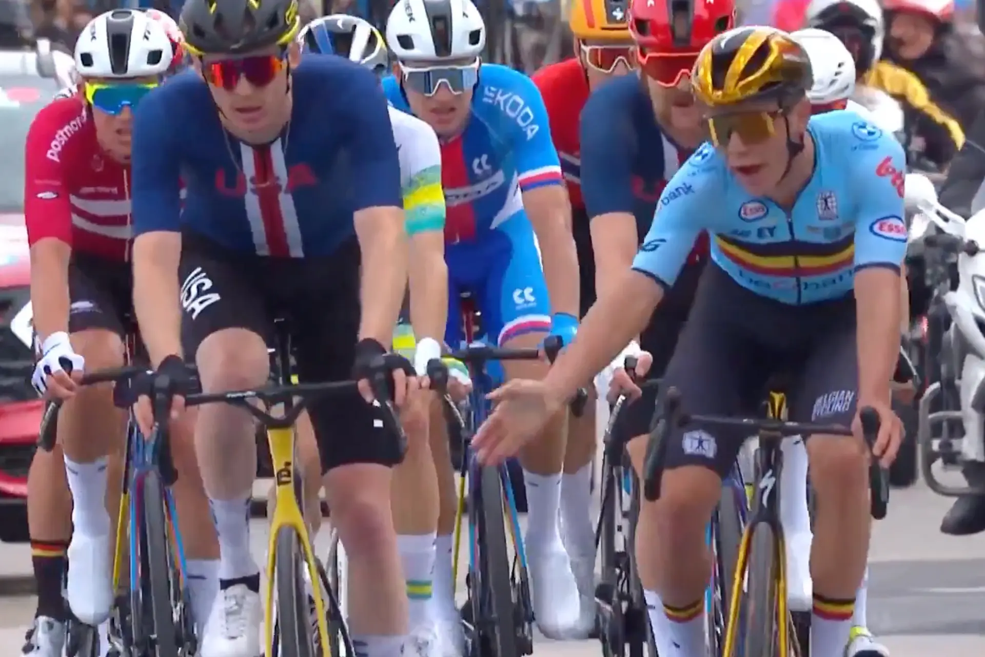 VIDEO. Gefrustreerde Evenepoel maakt misbaar richting mede-achtervolgers
