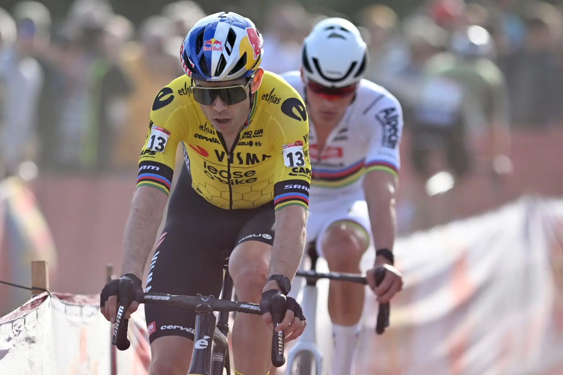 Ai! Wout van Aert krijgt domper te verwerken in aanloop naar crosswinter