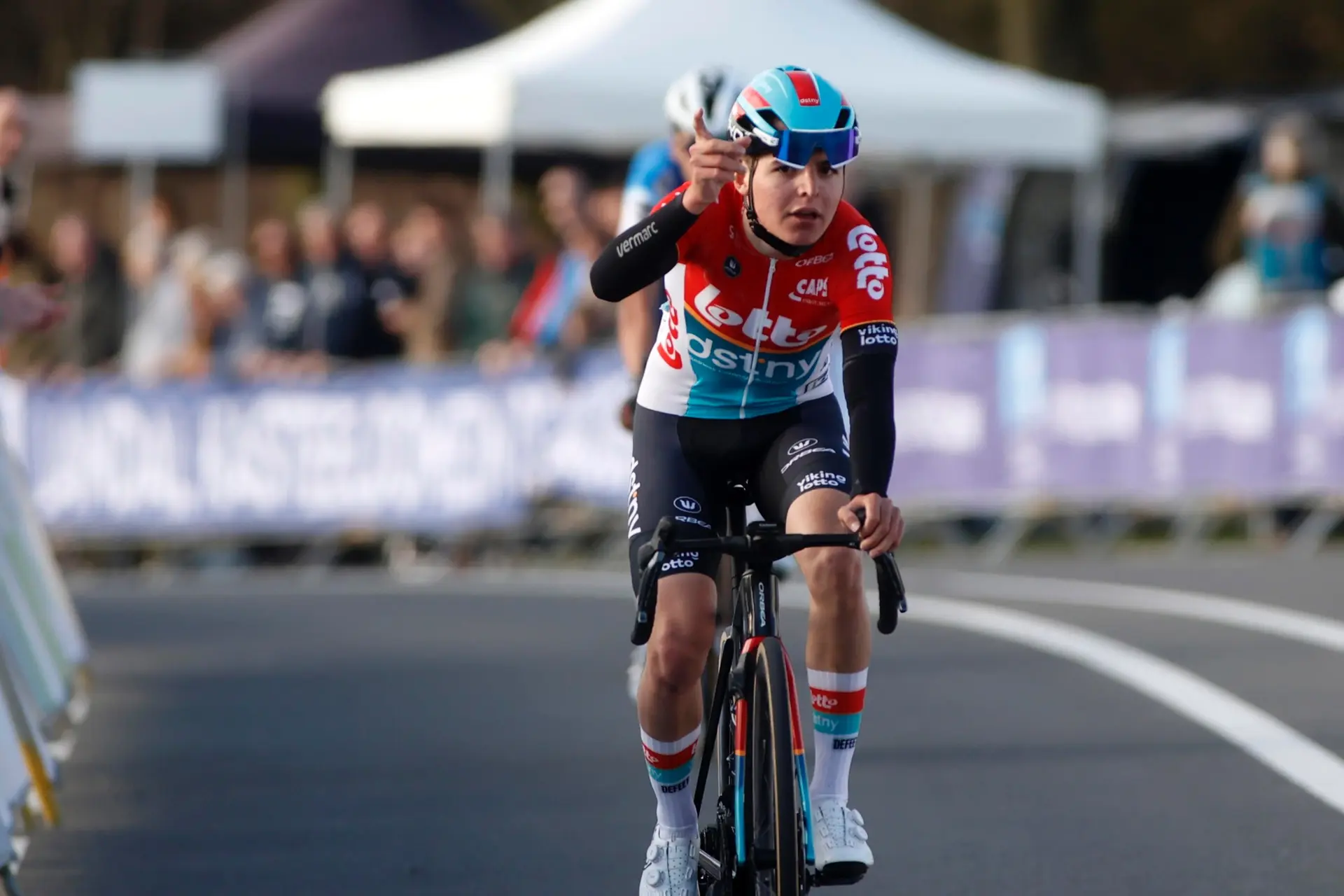 Supertatent Jarno Widar (18) blijft ondanks spanningen en malaise bij Lotto Dstny