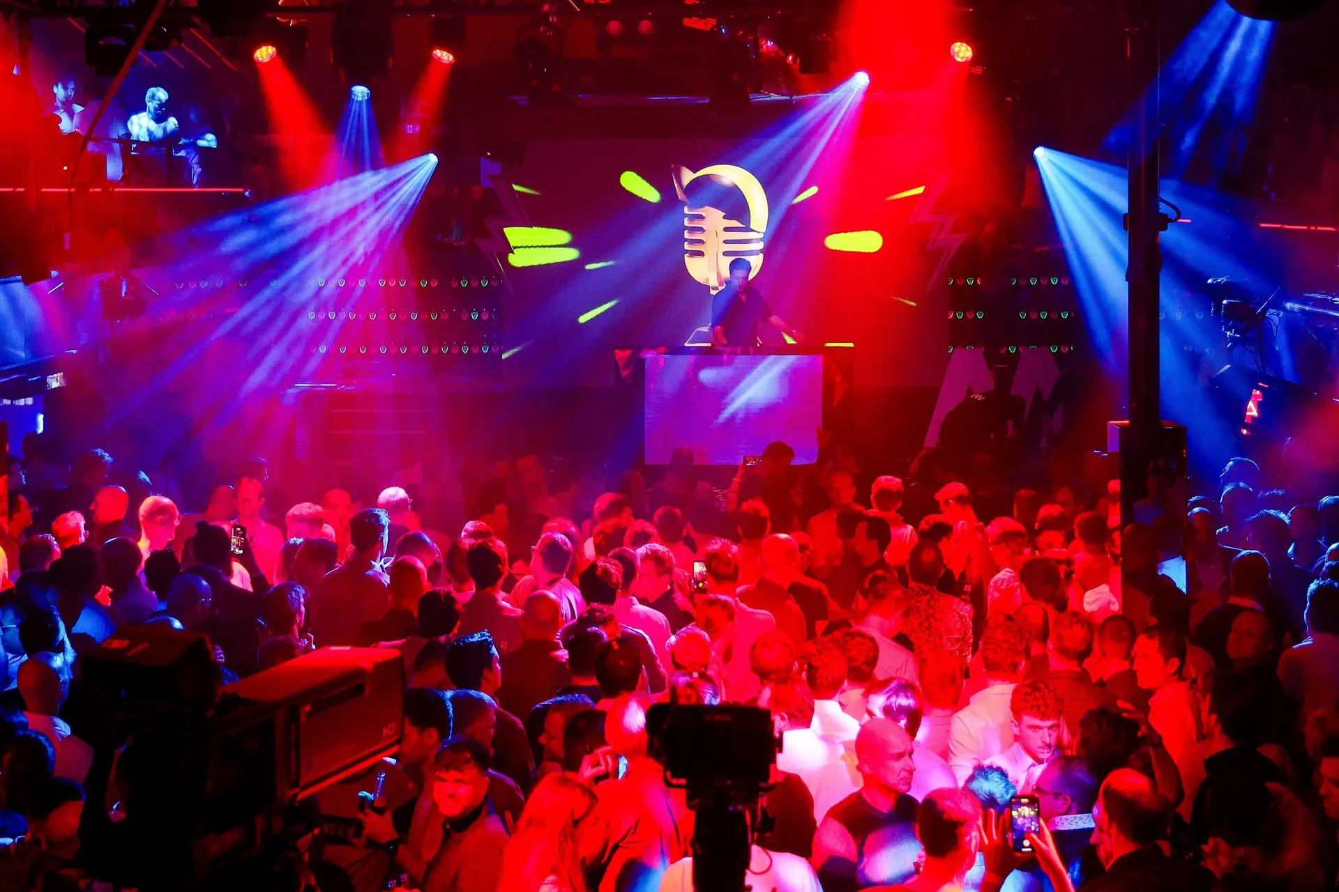 'Dronken Jan Bakelants misdraagt zich tijdens afterparty Eddy's'