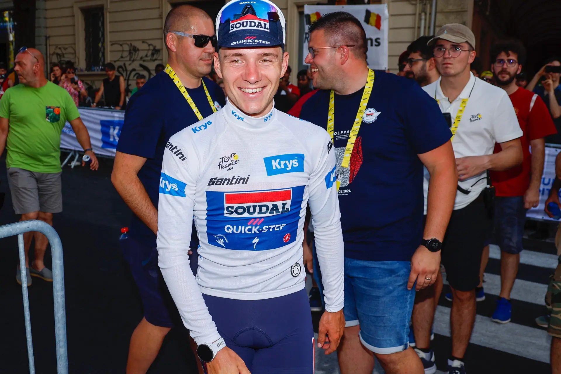 Evenepoel wil 'code-Pogacar' kraken: 'Als iemand het gat kan verkleinen ben ik het wel'