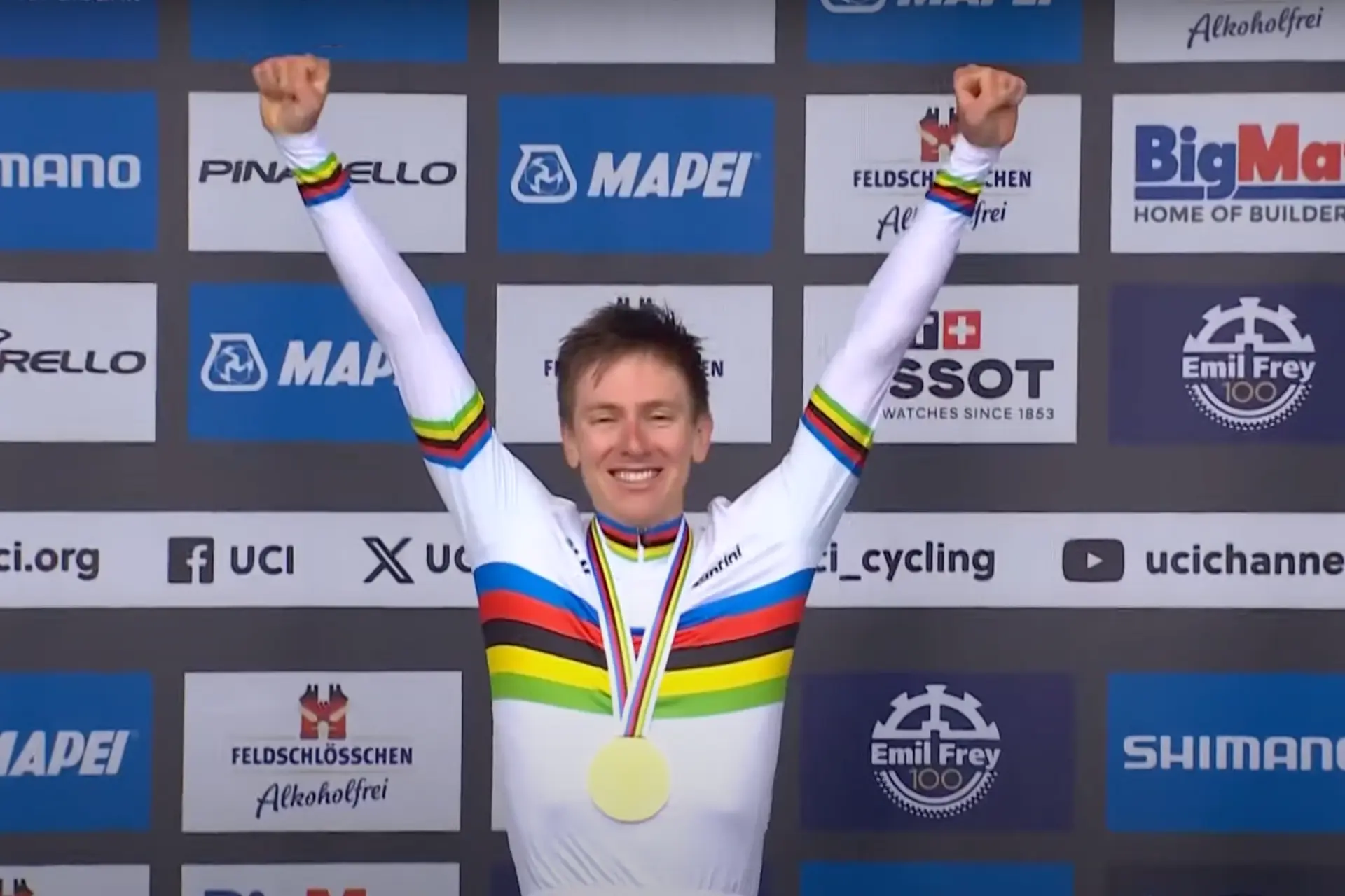 Triestig! Dit schamele bedrag verdiende Pogacar aan zijn wereldtitel