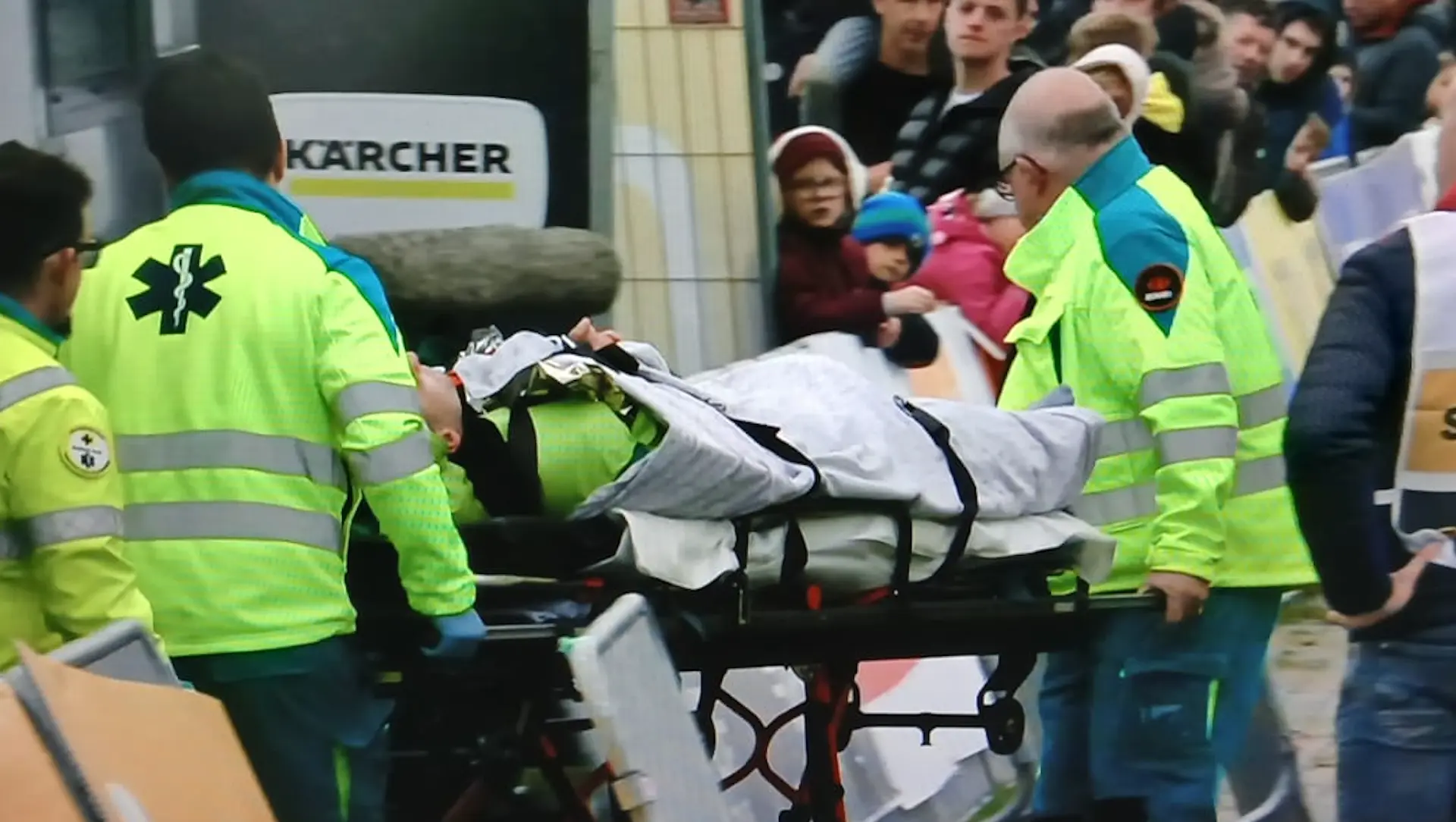 KIJK. Ryan Kamp afgevoerd naar ziekenhuis na zware val in Ruddervoorde