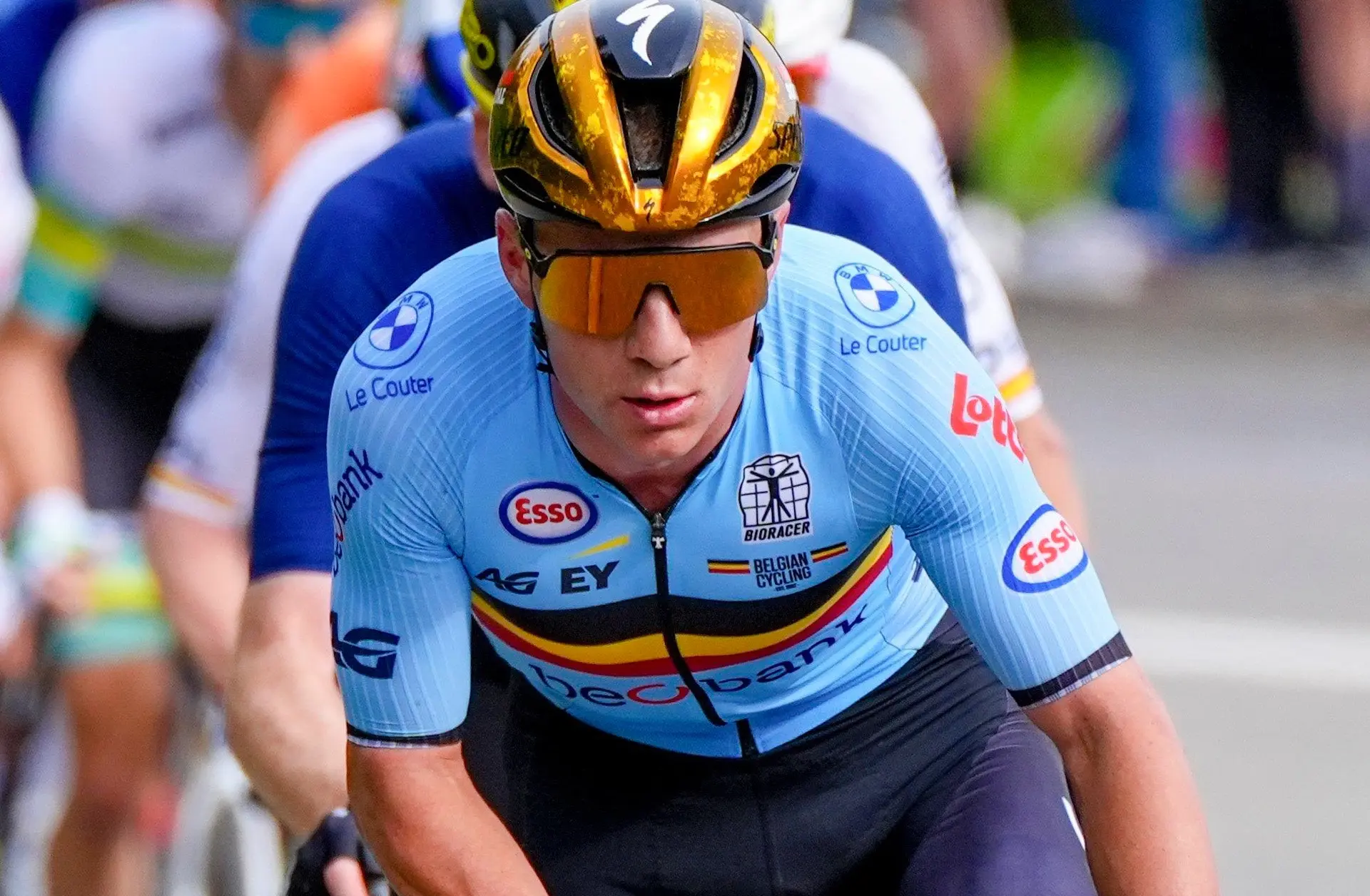 Evenepoel heeft niet mis te verstane boodschap voor postbode die hem van de fiets knalde