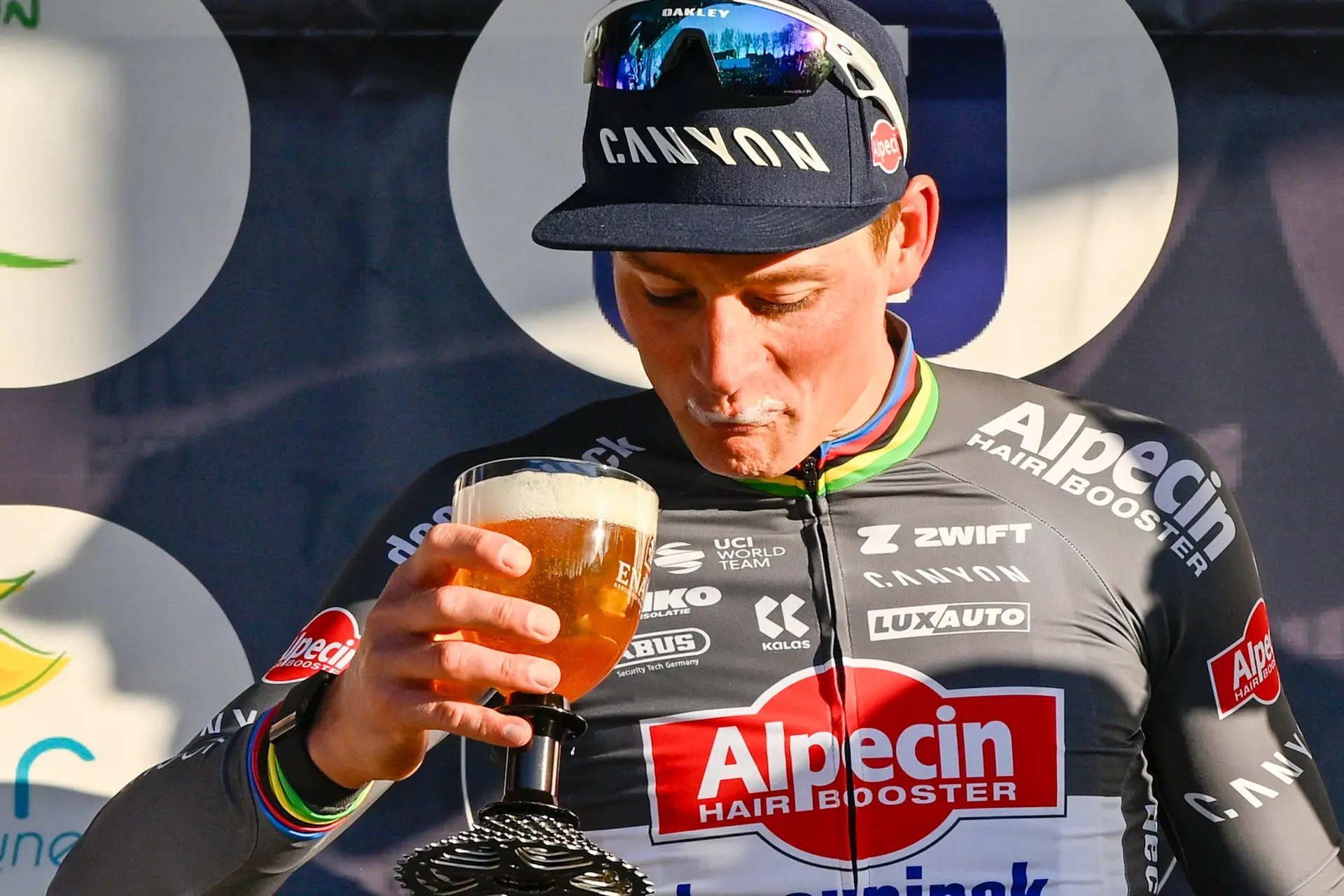 Tom Boonen stuurde berichtje naar Mathieu van der Poel: 'Het interesseert hem geen hol'