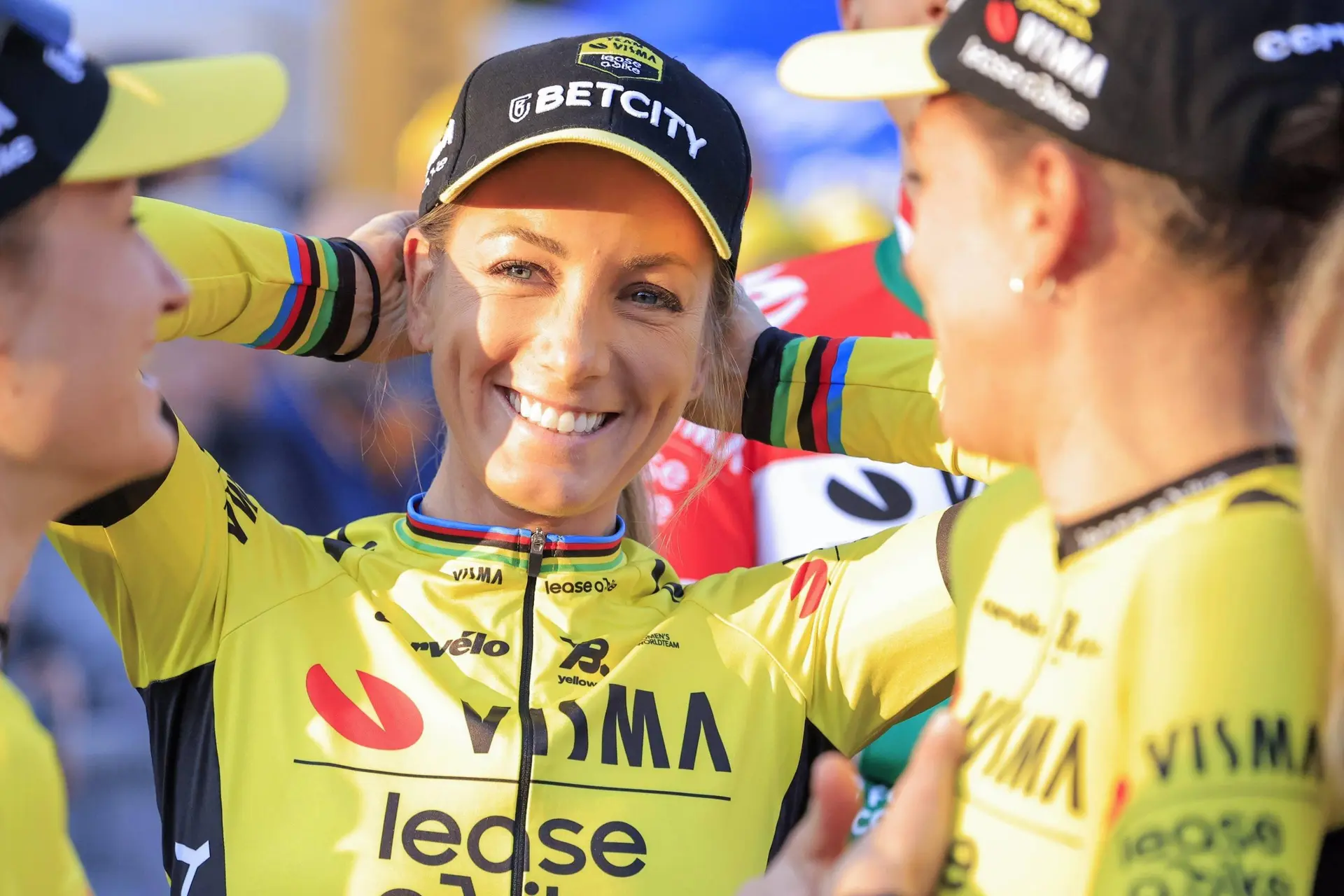 Declassering, boete én gele kaart voor Pauline Ferrand-Prévot na Milaan-San Remo