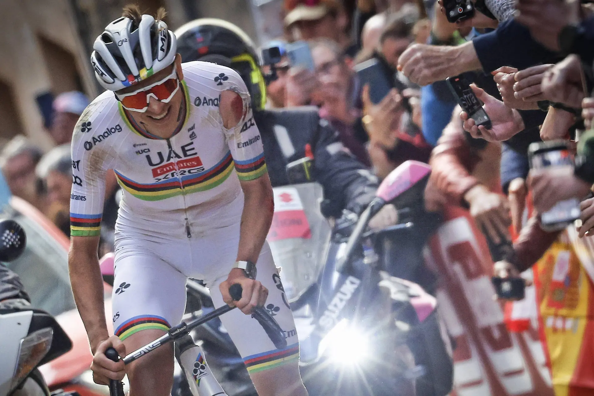 Tadej Pogacar hakt knoop door over deelname aan Parijs-Roubaix