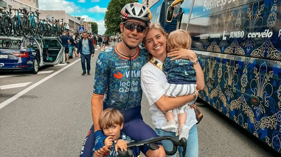 Hoeveel verdient Wout van Aert? Een inzicht in zijn financiën