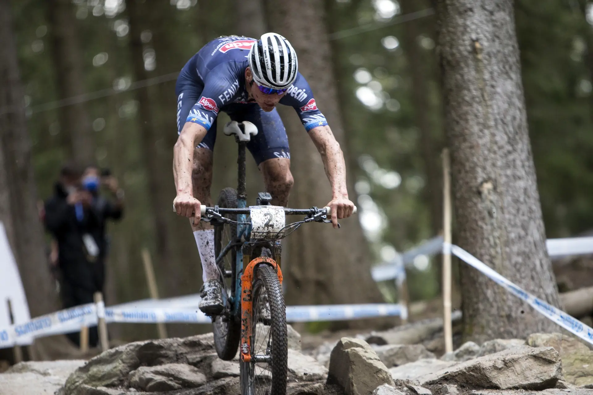 Hier kijk je live naar de wereldbeker MTB in Nove Mesto met Mathieu van der Poel