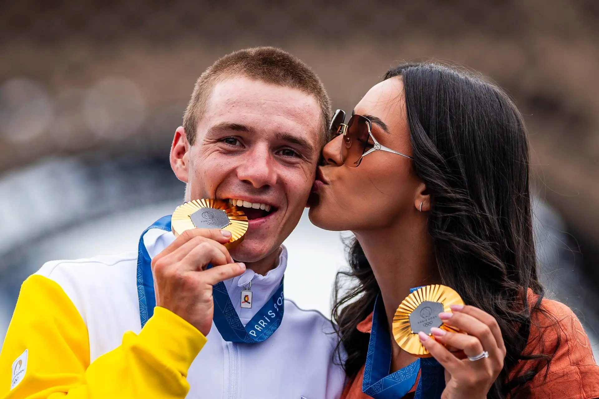 Remco Evenepoel & Oumi Rayane worden vierkant uitgelachen in Wielerclub Wattage