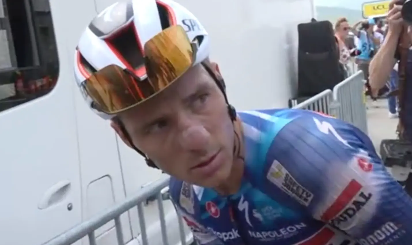 KIJK. Boze Remco Evenepoel gaat in de clinch met fotograaf