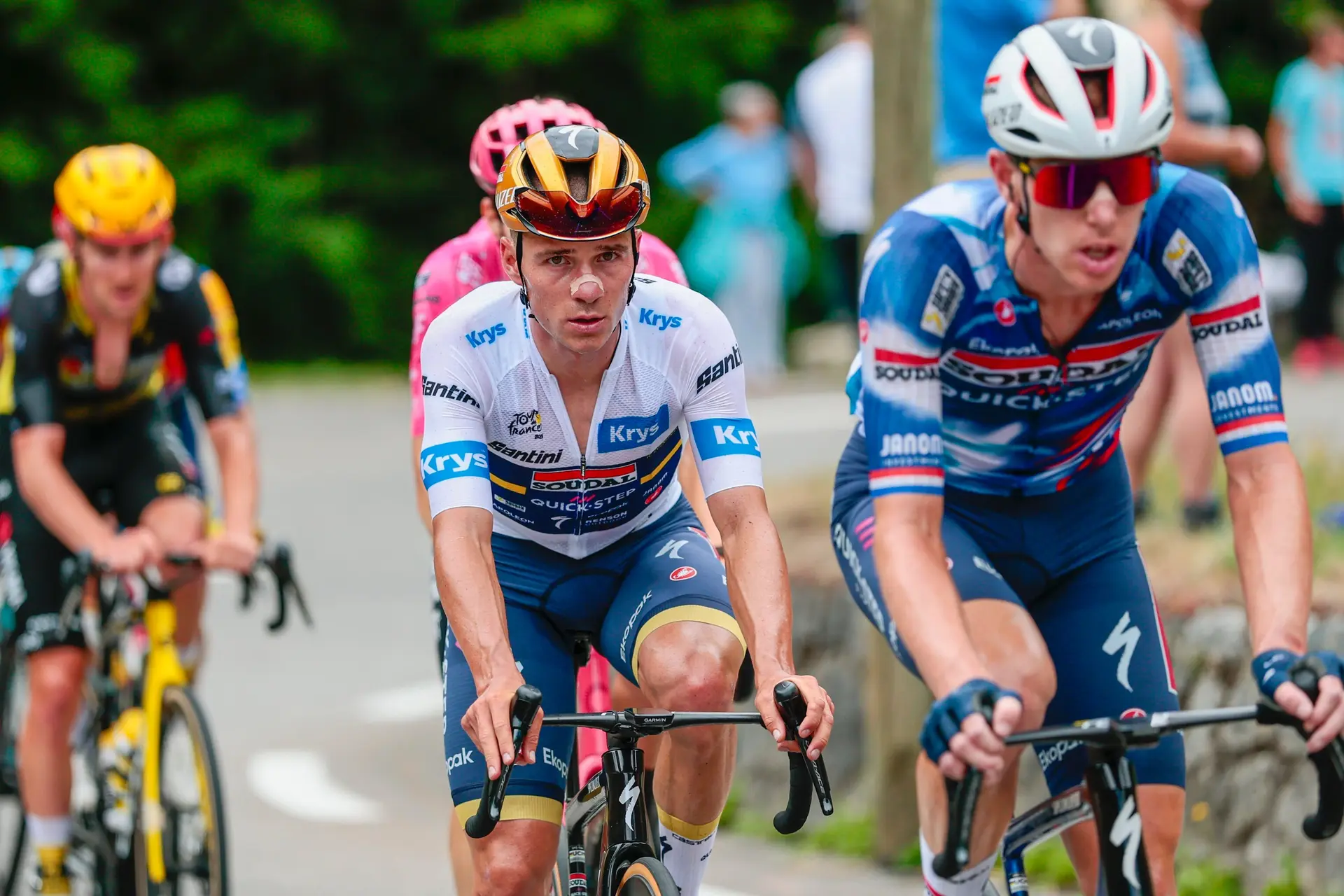 BREAKING. 'Remco Evenepoel heeft contract getekend bij Red Bull-BORA-hansgrohe'