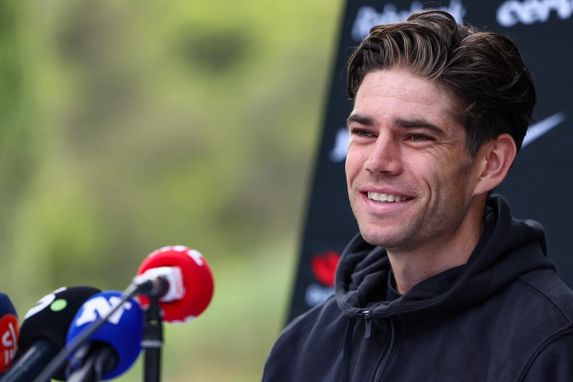 Wout van Aert is commentaar van Tadej Pogacar beu: 'Grappig wat hij zegt'