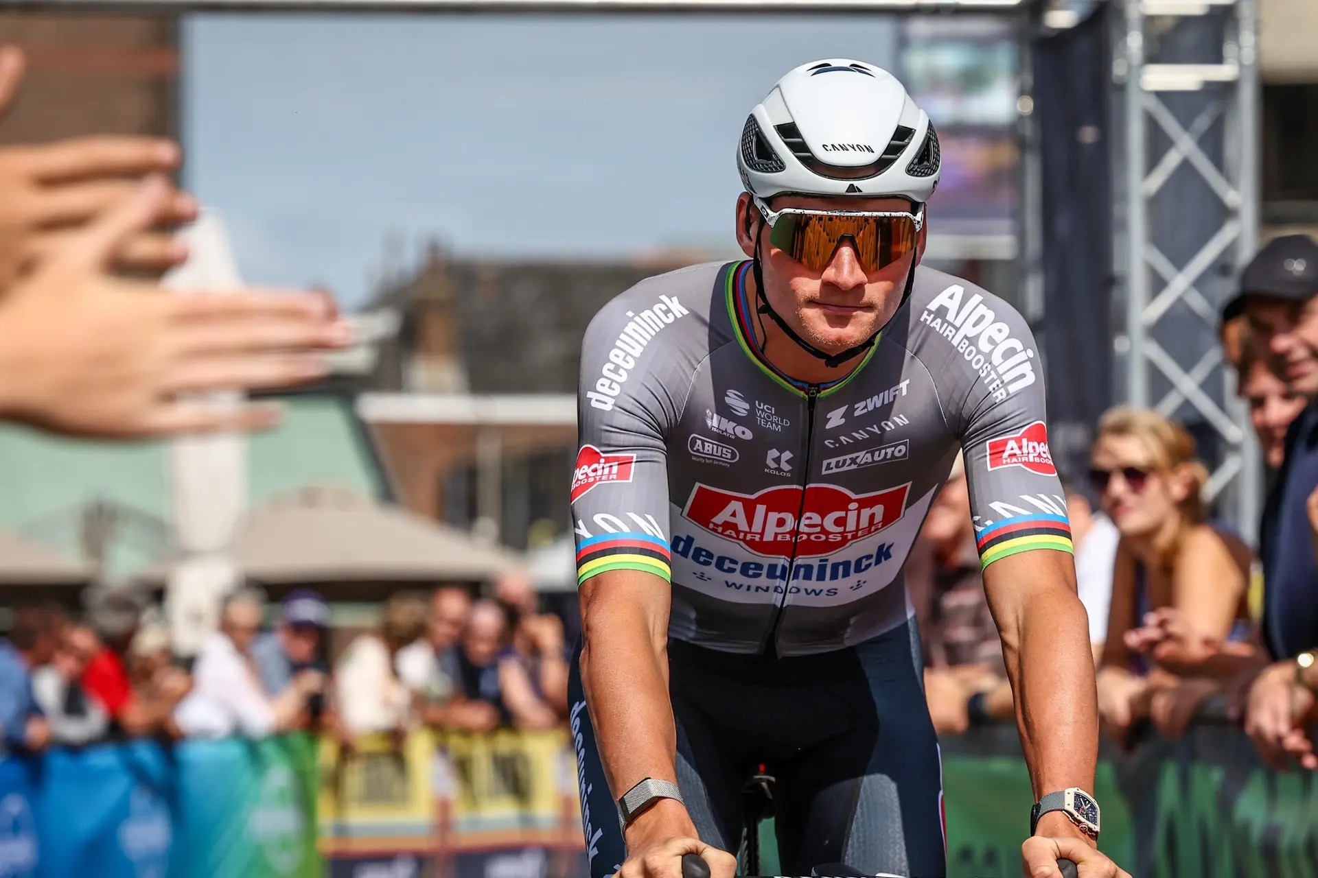 Peloton stooft Mathieu van der Poel een peer in Renewi Tour