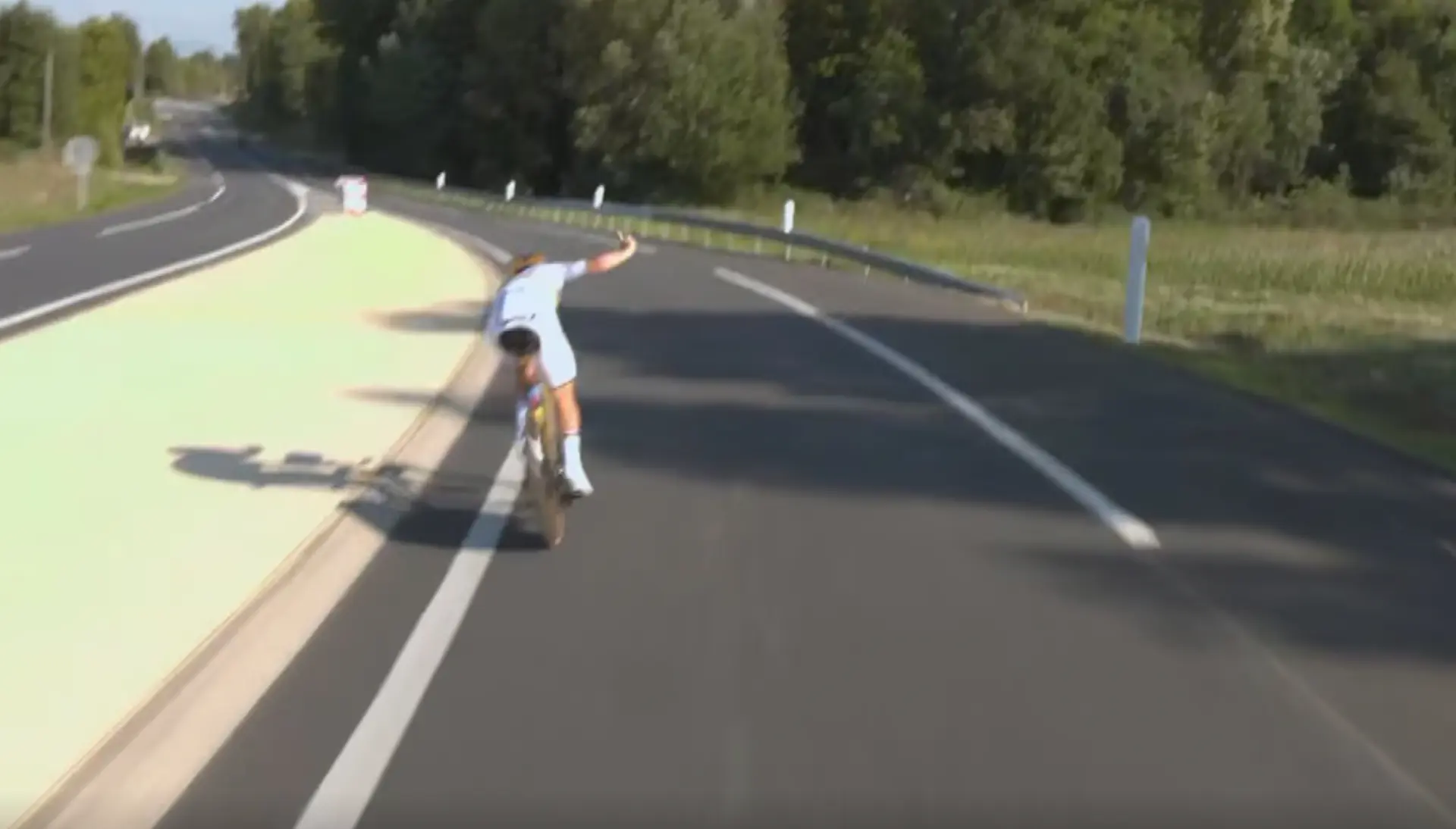 Remco Evenepoel verklaart opvallend handgebaar tijdens EK-tijdrit
