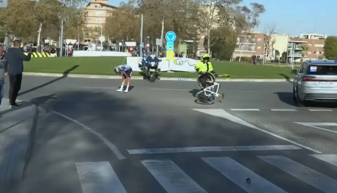 Evenepoel onthult zelf wat de échte reden was van zijn vreemde val in de Ronde van Catalonië