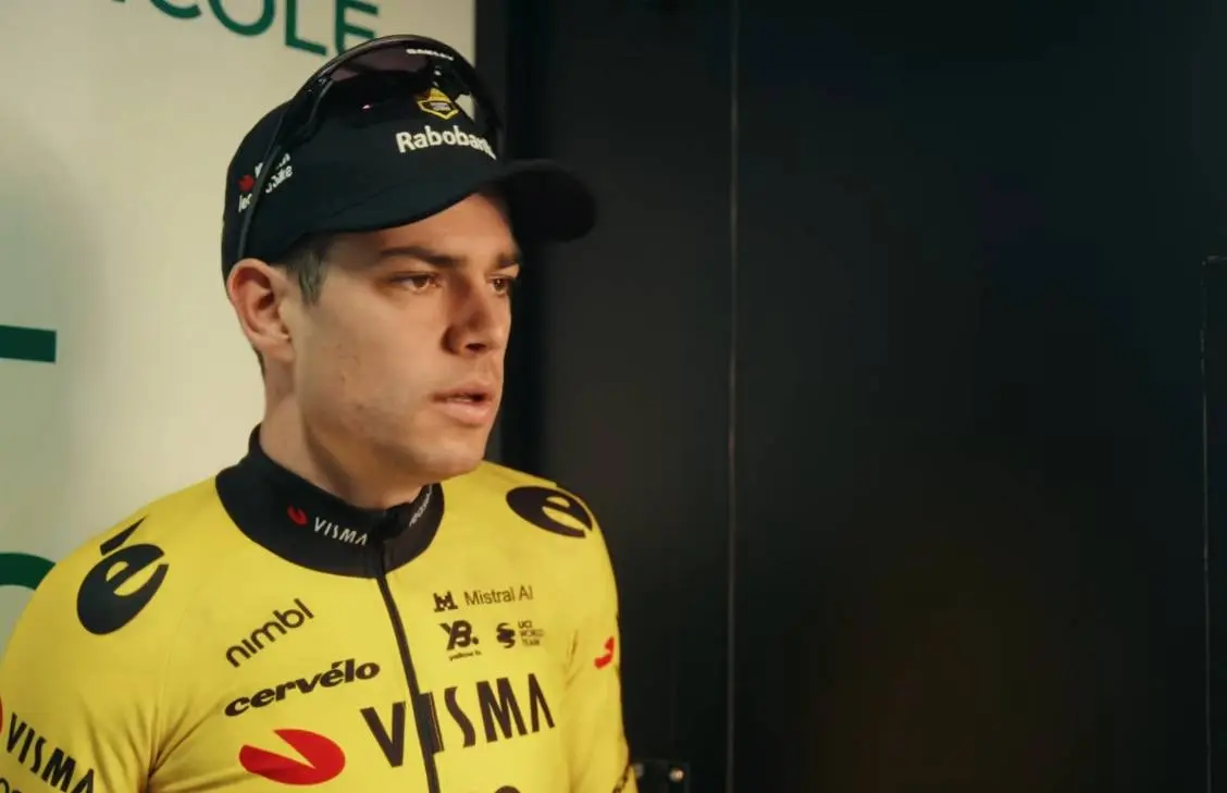 Wout van Aert krijgt lastige vraag van journalist: "Hij kan hem écht de nek omwringen!"