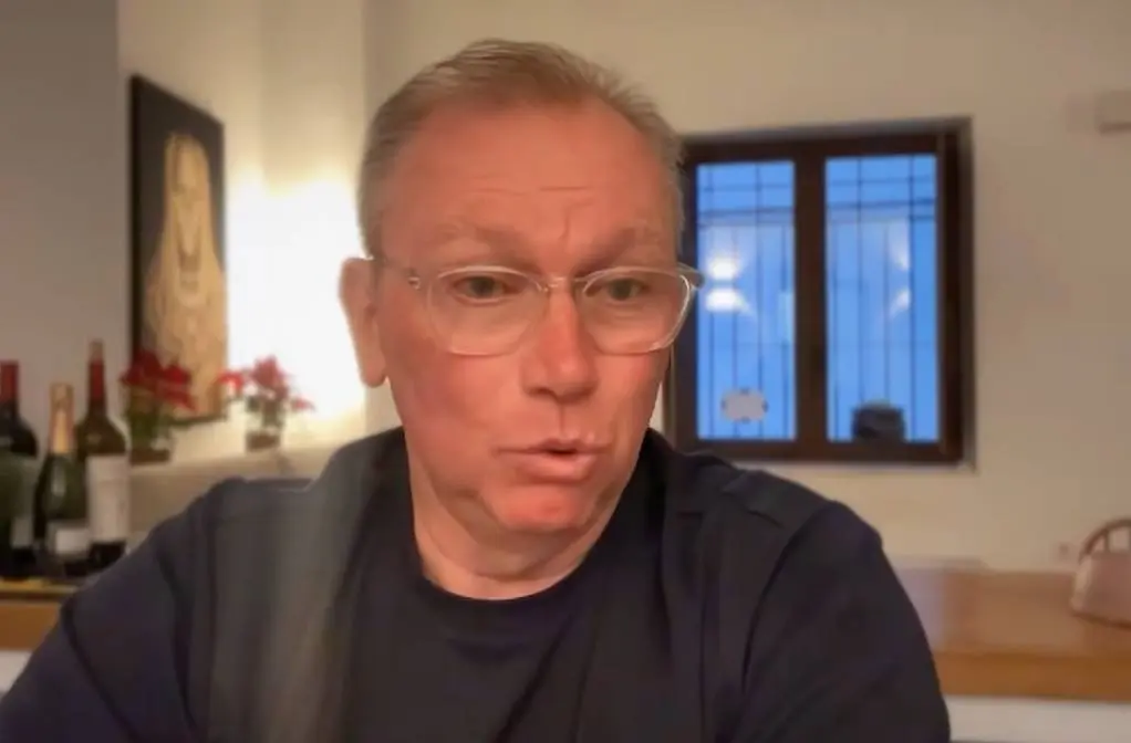 Johan Bruyneel duidt zijn grote favoriet aan voor de Ronde van Vlaanderen: "Hij kent geen grenzen..."